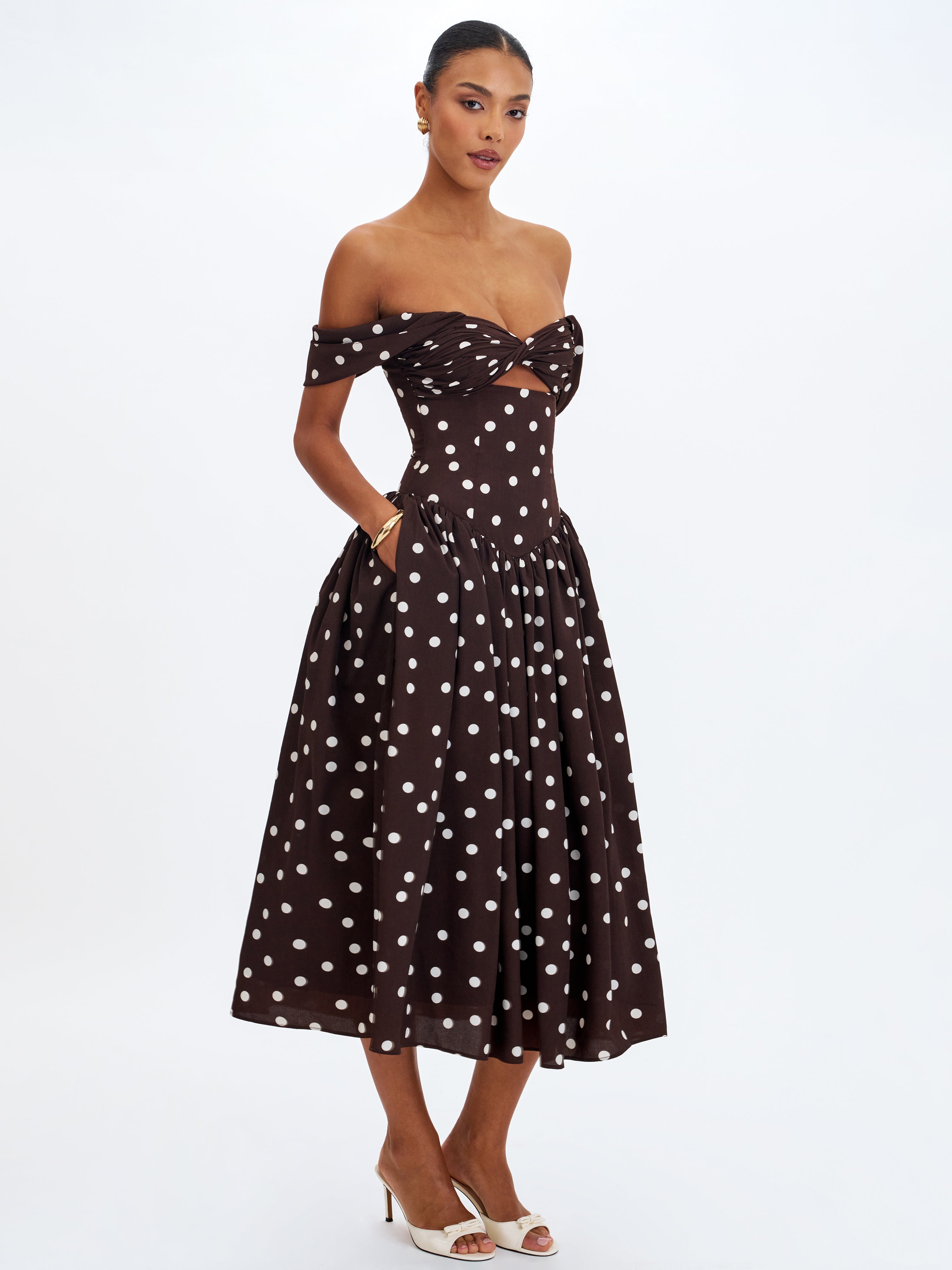 xandie mocha pois robe