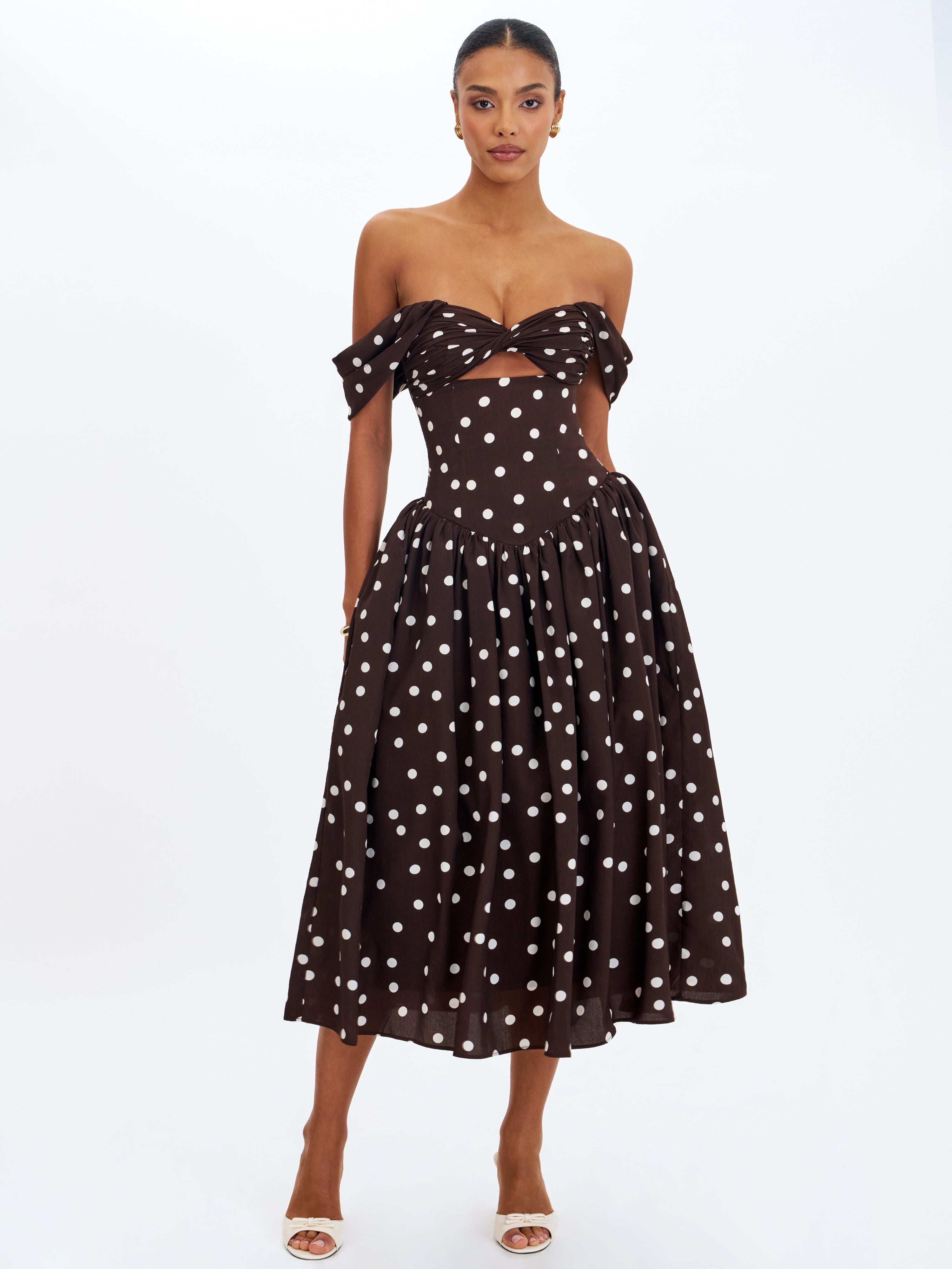 xandie mocha robe pois hors-épaule