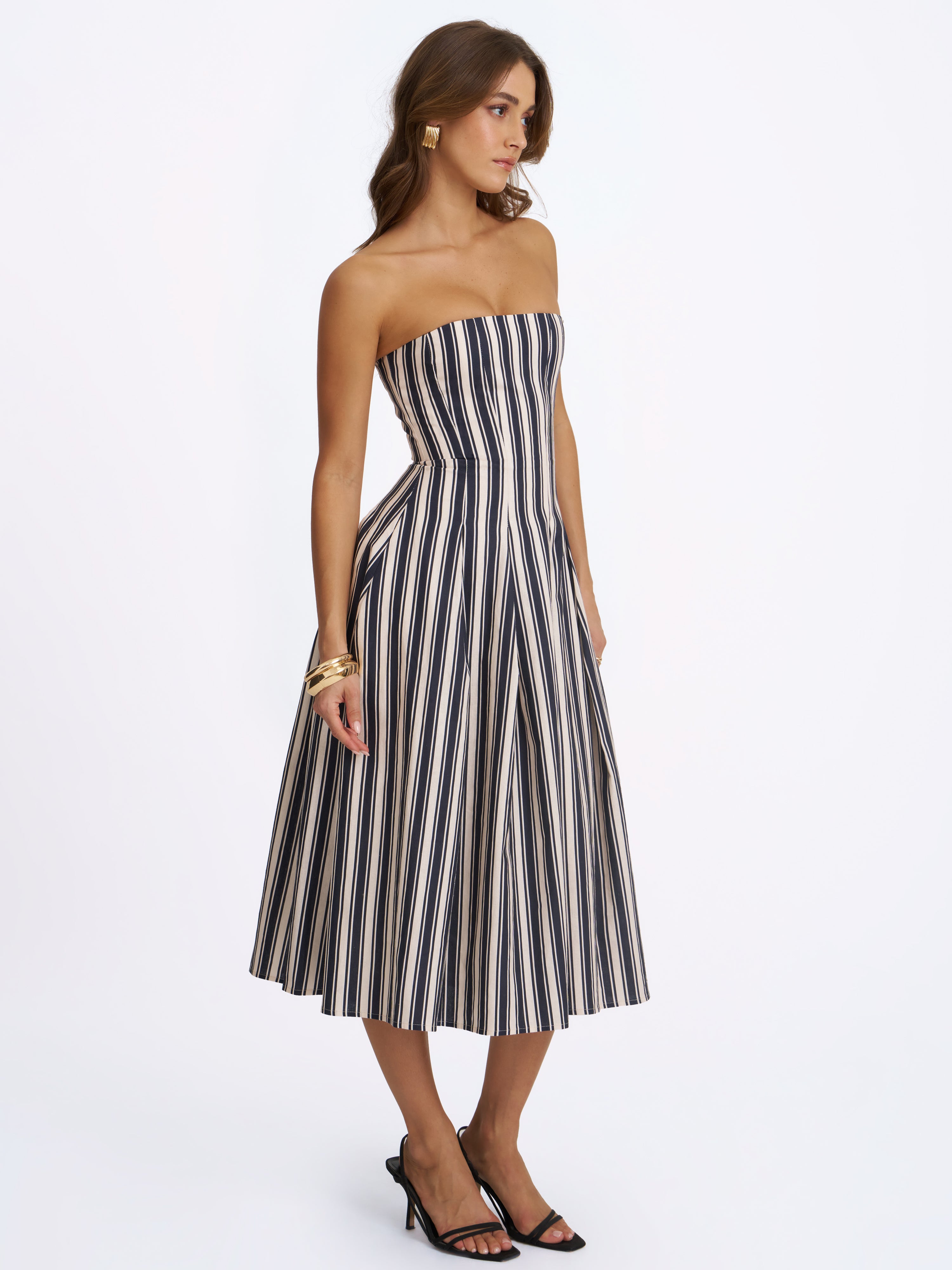 robe avec plissés inversés