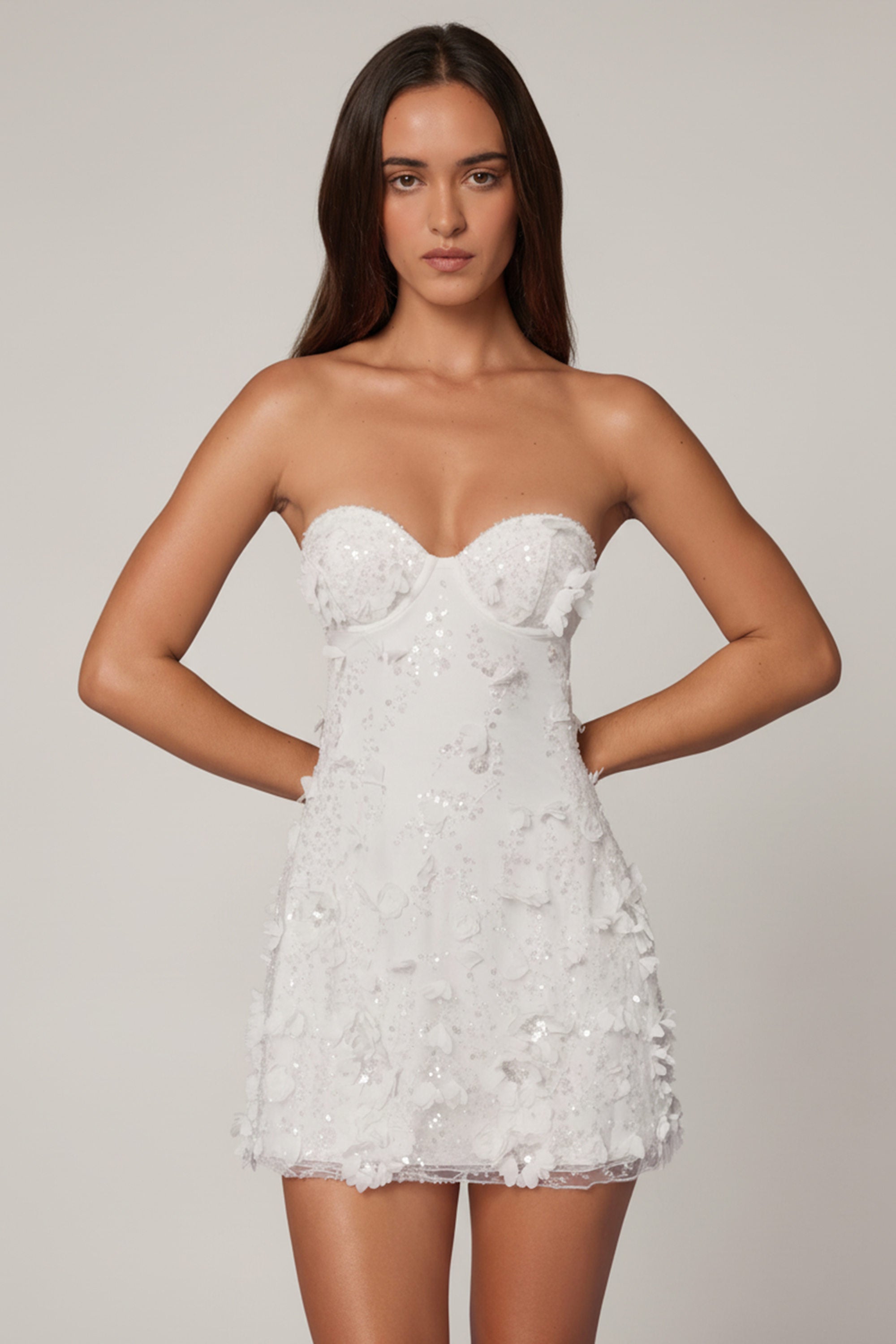 mini robe bandeau blanche embellie