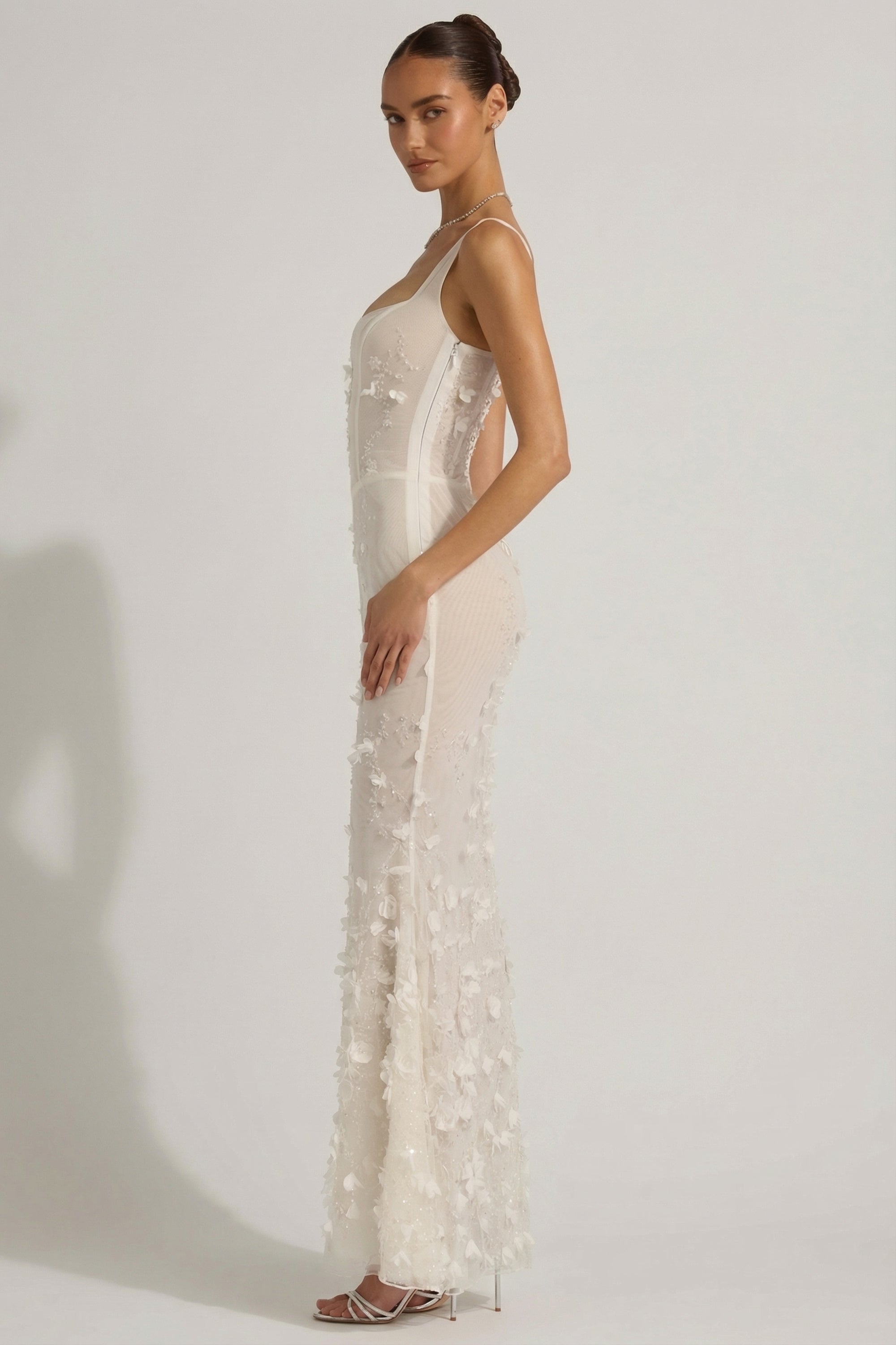 gown élégante blanche