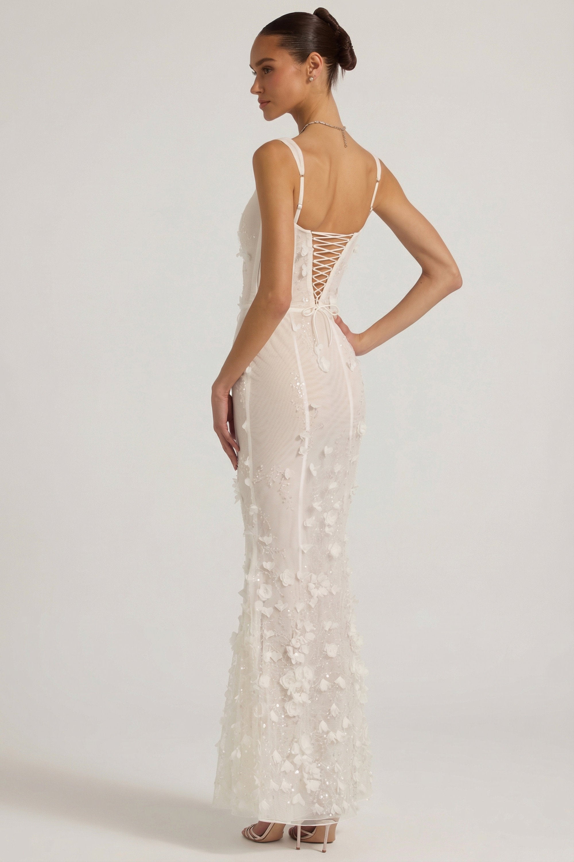 détail floral robe blanche