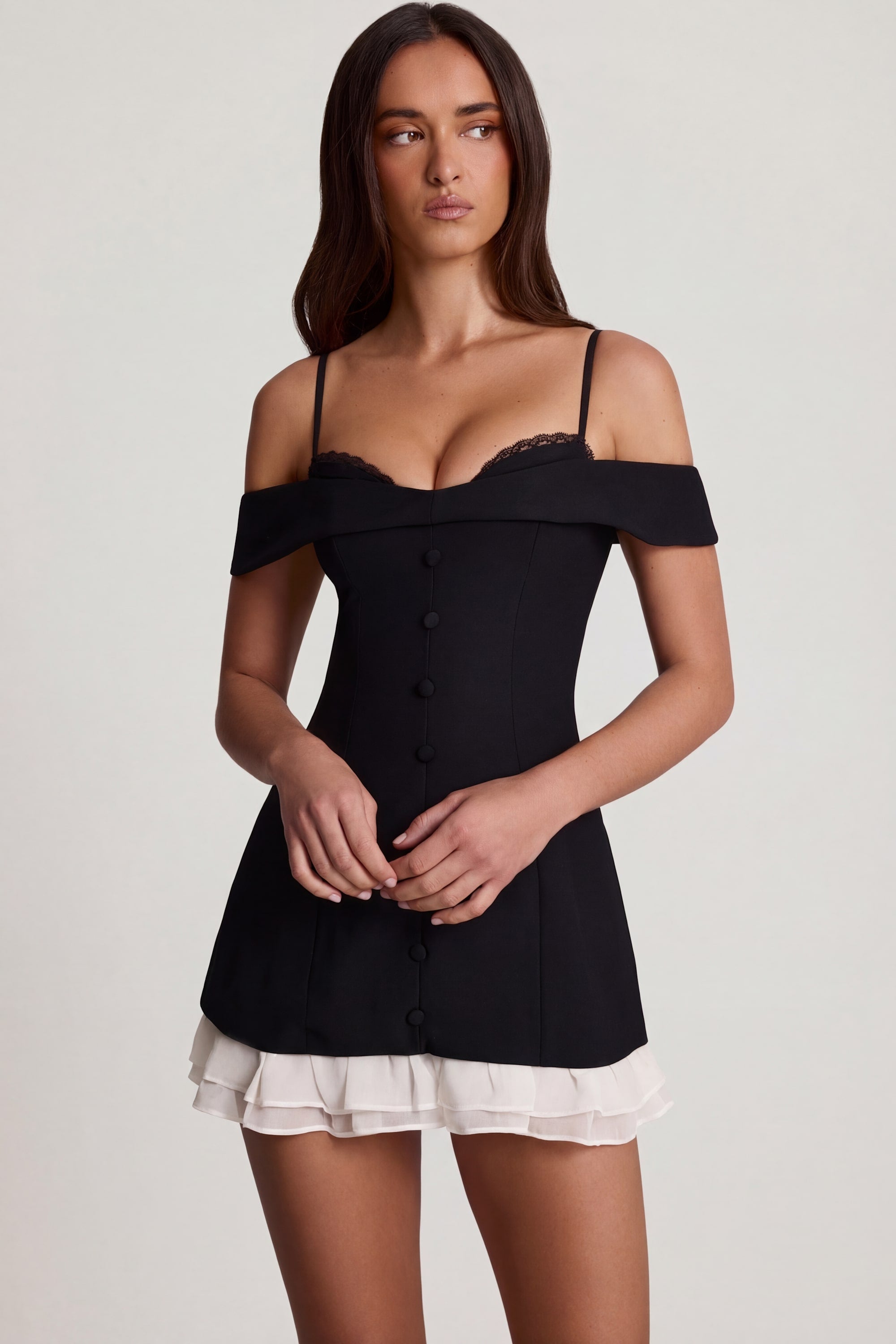 robe à volants noirs