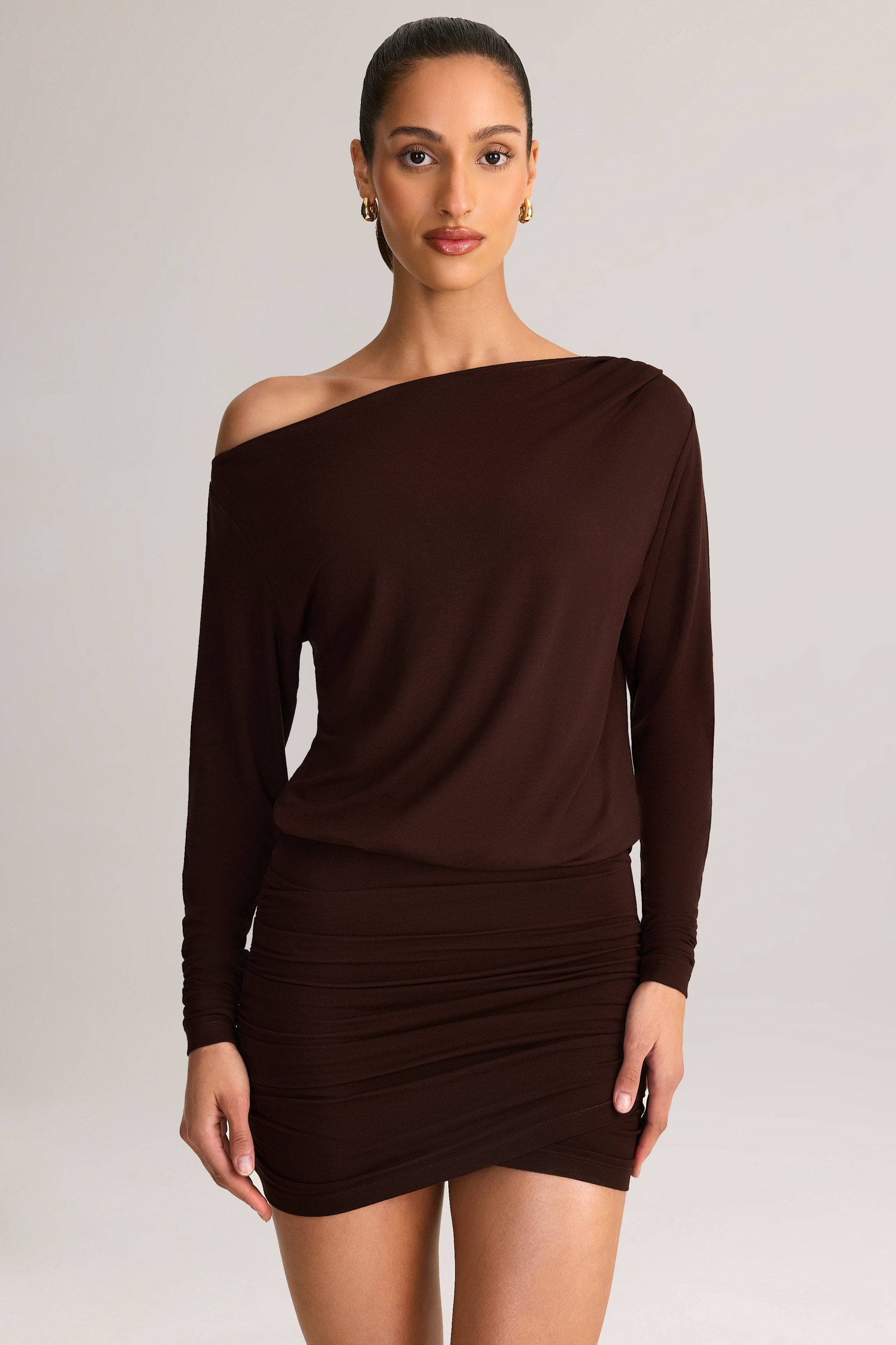 Modal Off-Shoulder Wrap Mini Dress en chocolat brun