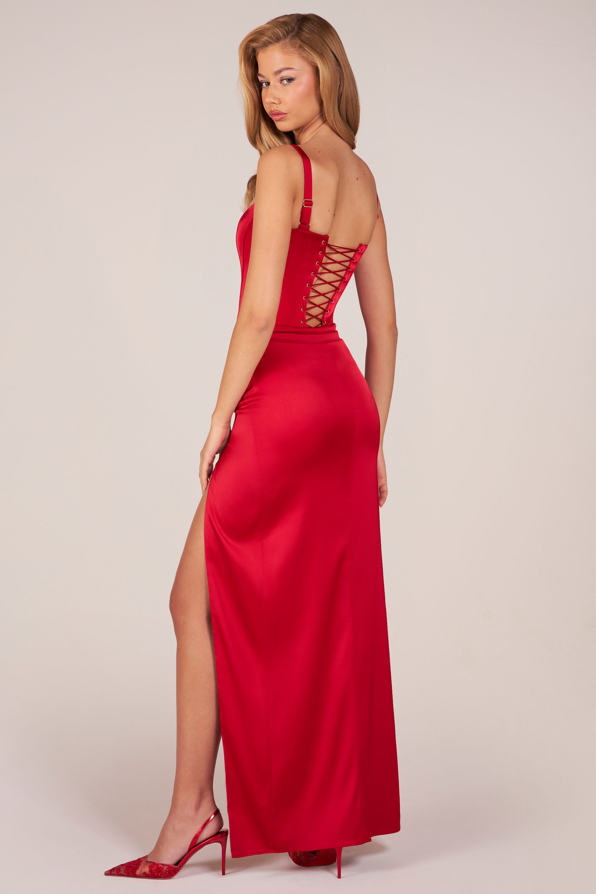 robe fendue aux jambes