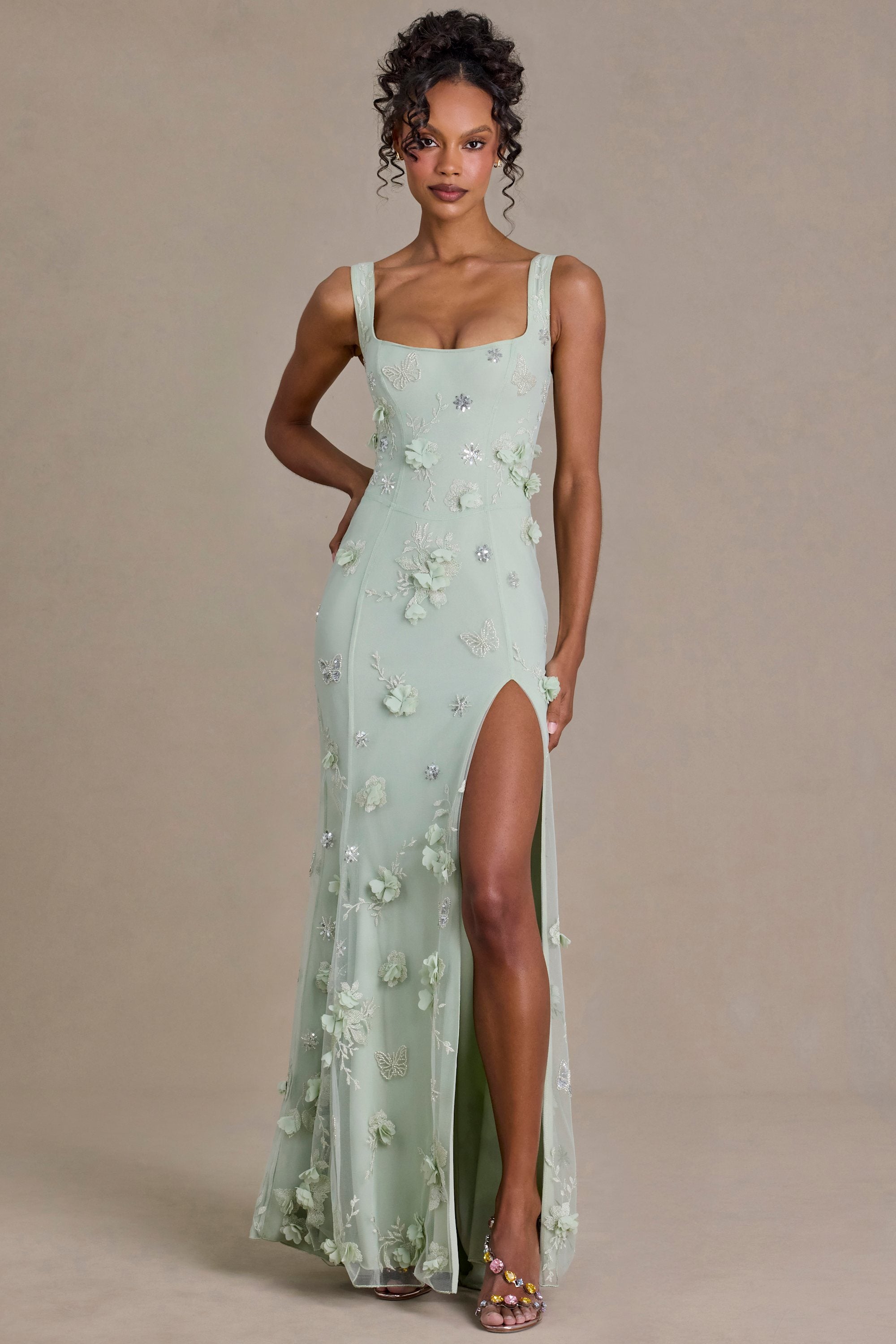 détail robe corset embellie