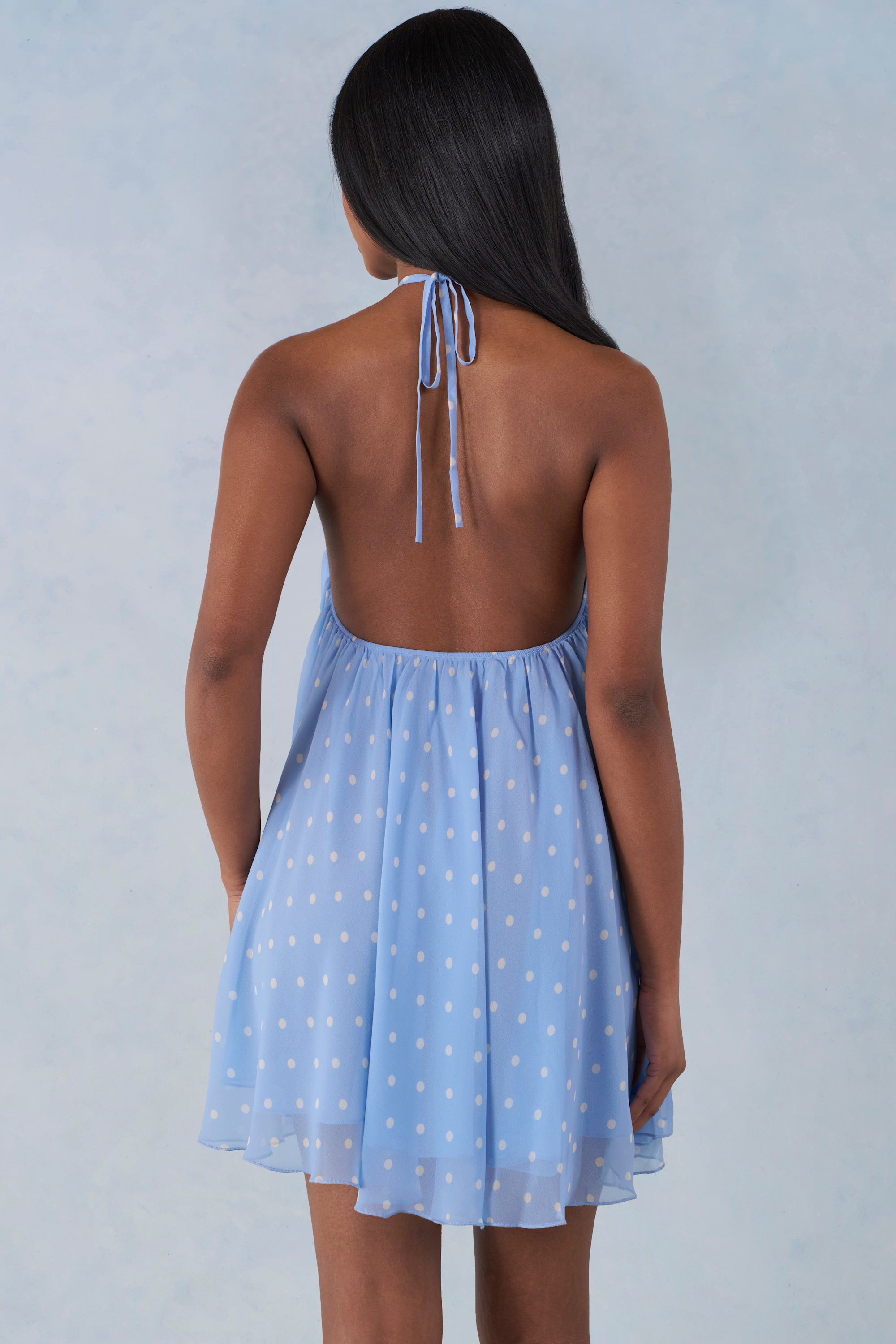 Élégance bleue à pois