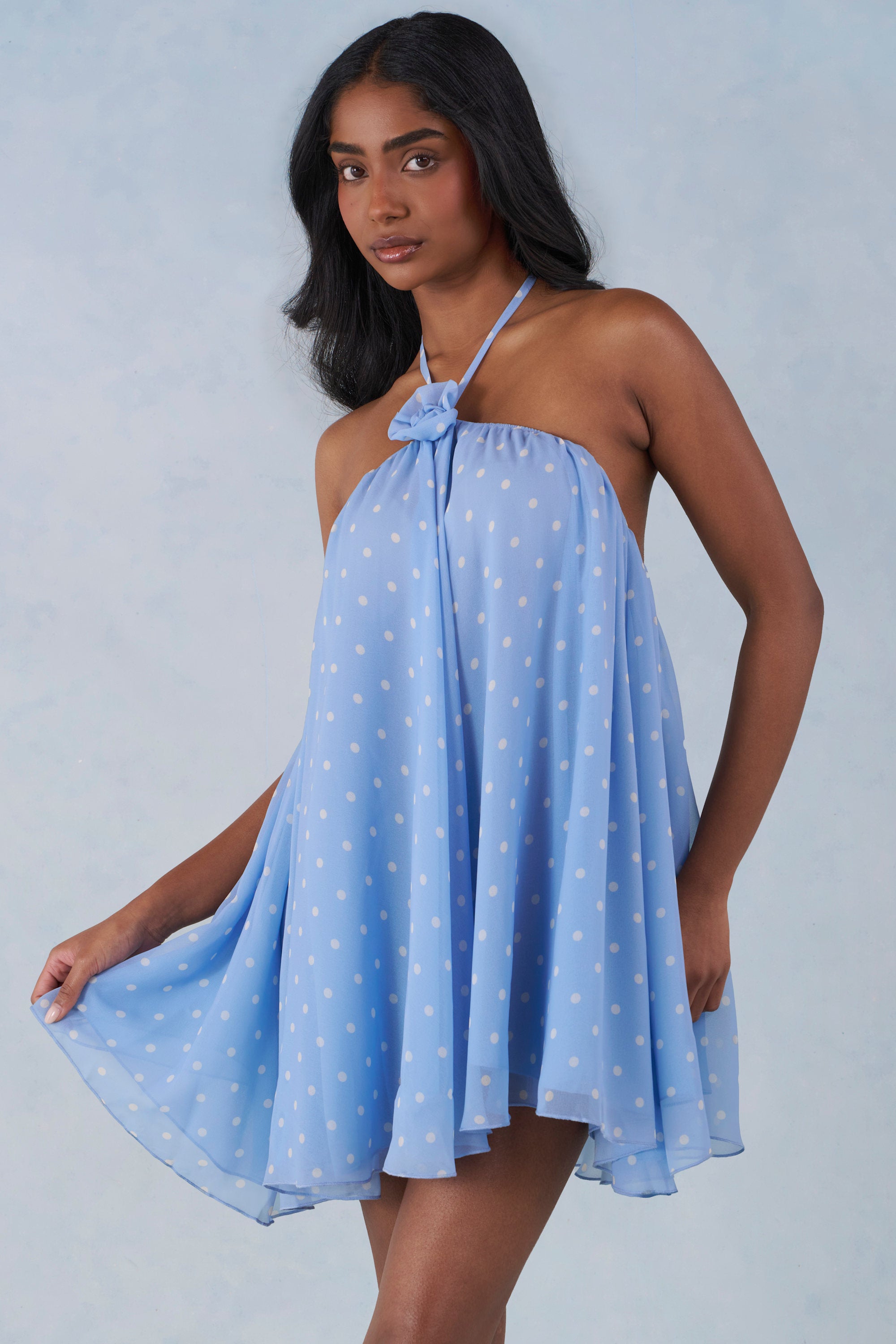 Robe chic bleu à pois