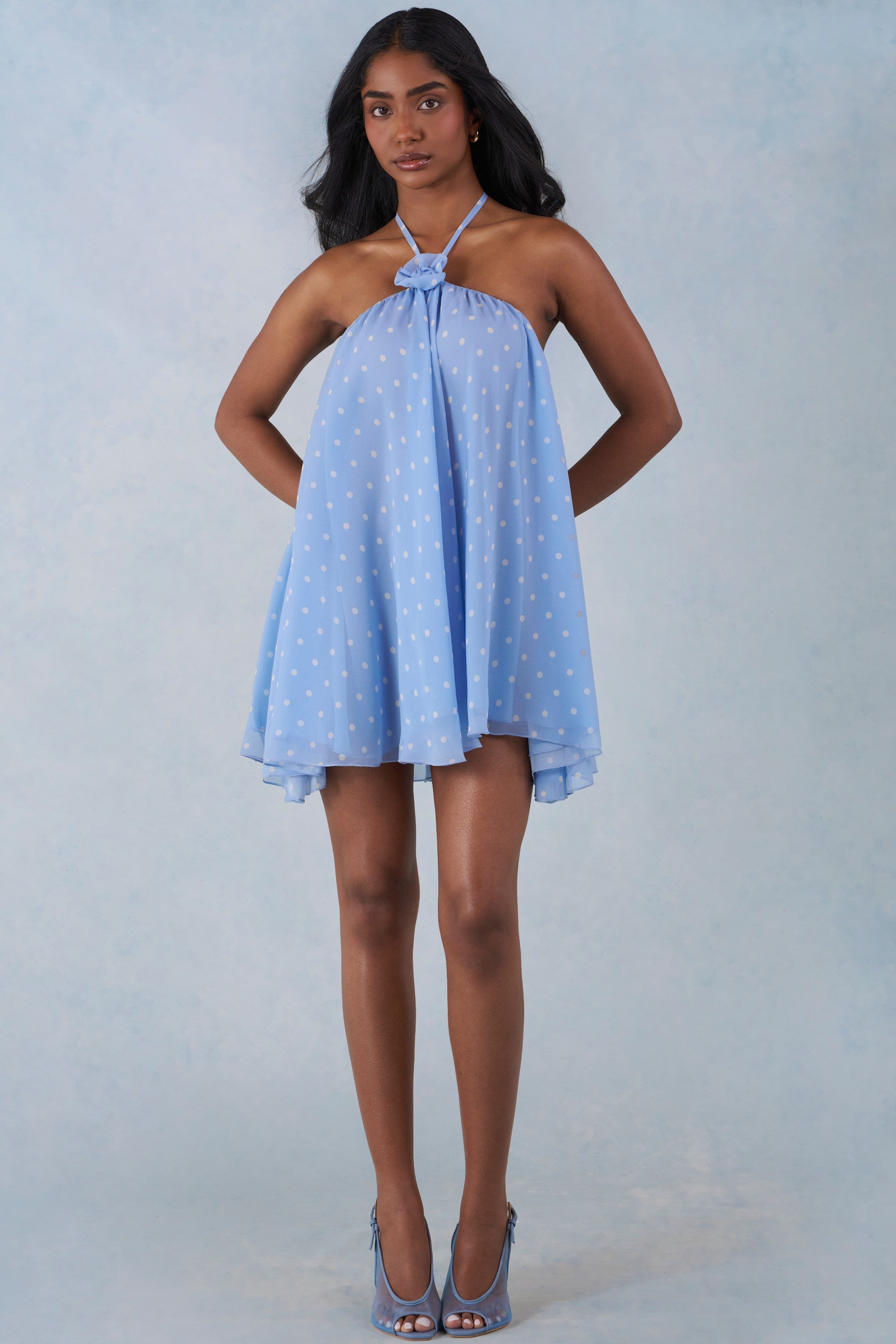 Style halterneck en bleu à pois