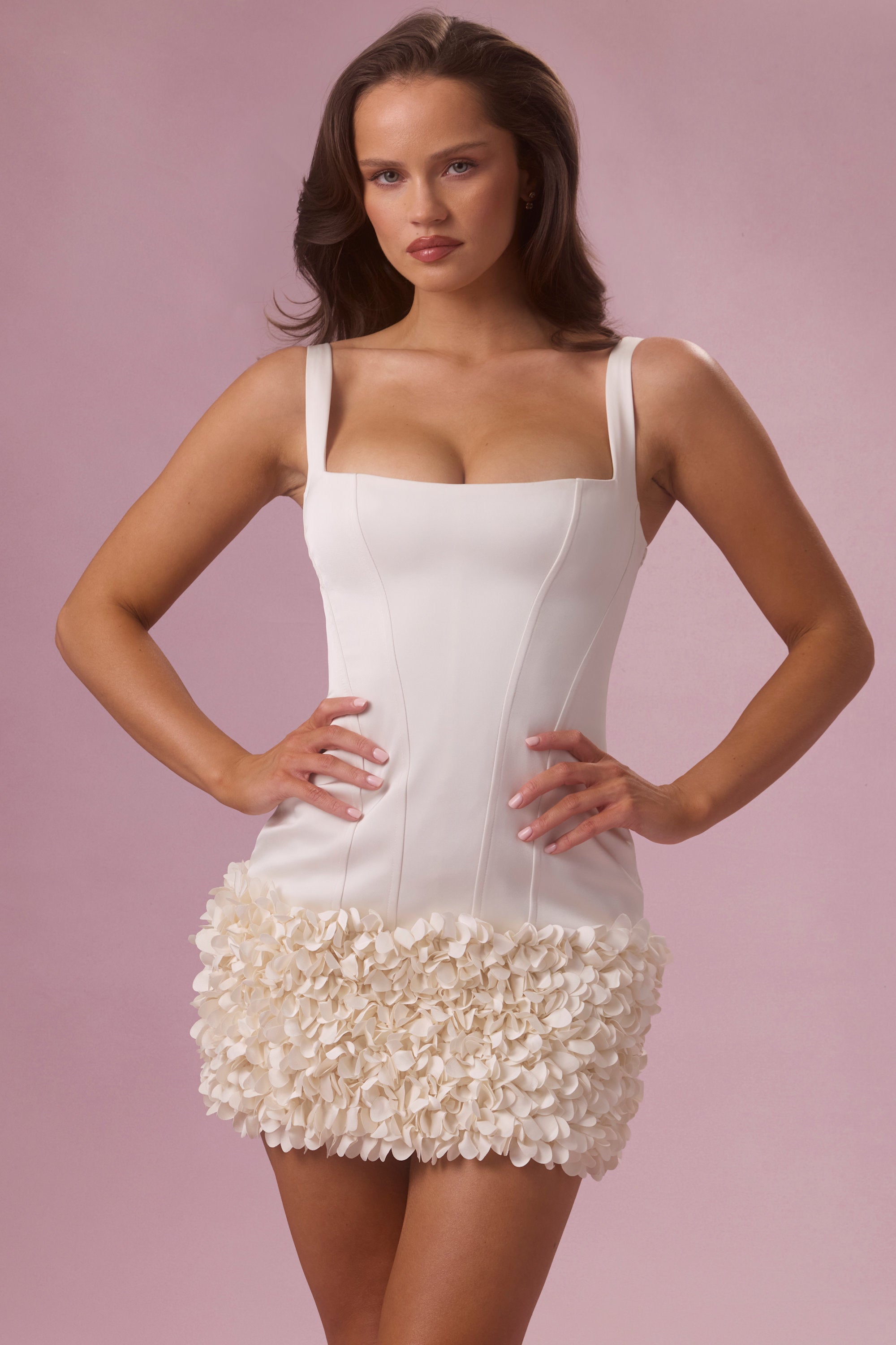 décolleté carré robe satin ivoire