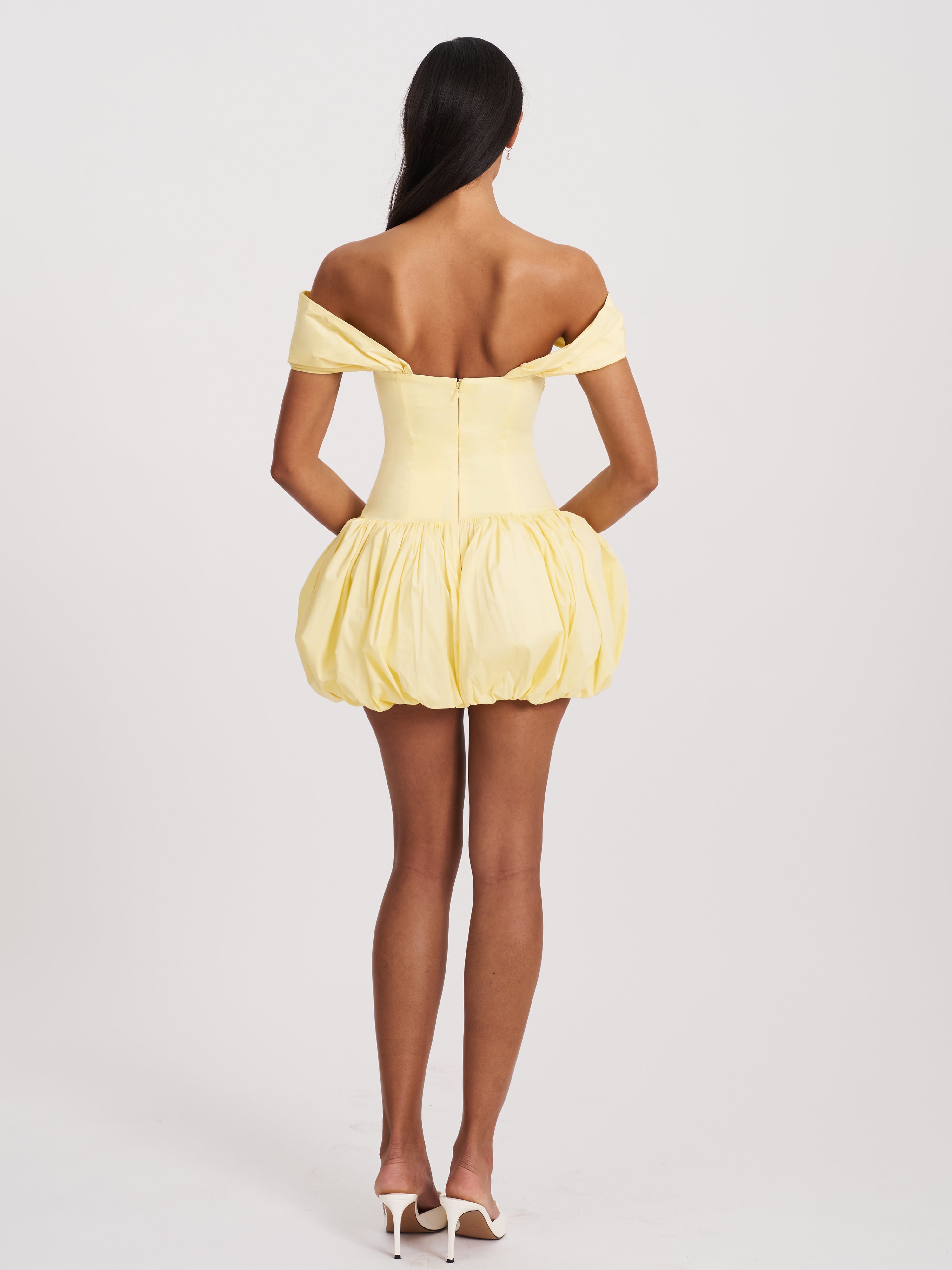 robe à épaules dénudées