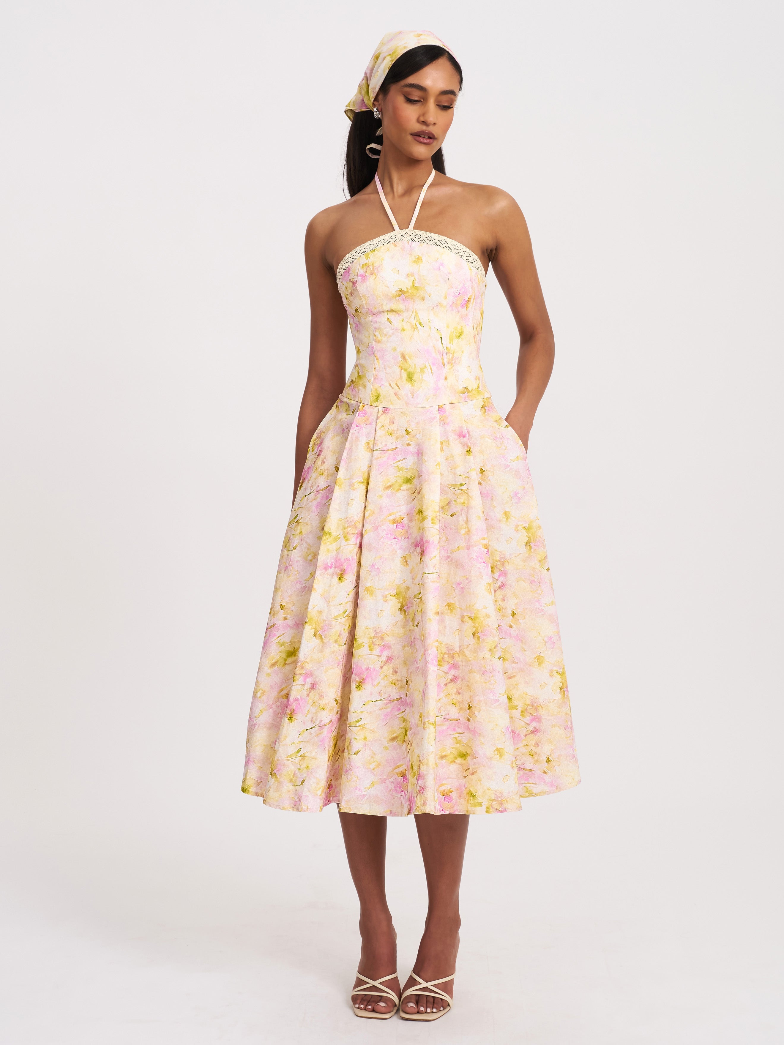 robe mi-longue en lin jaune et rose
