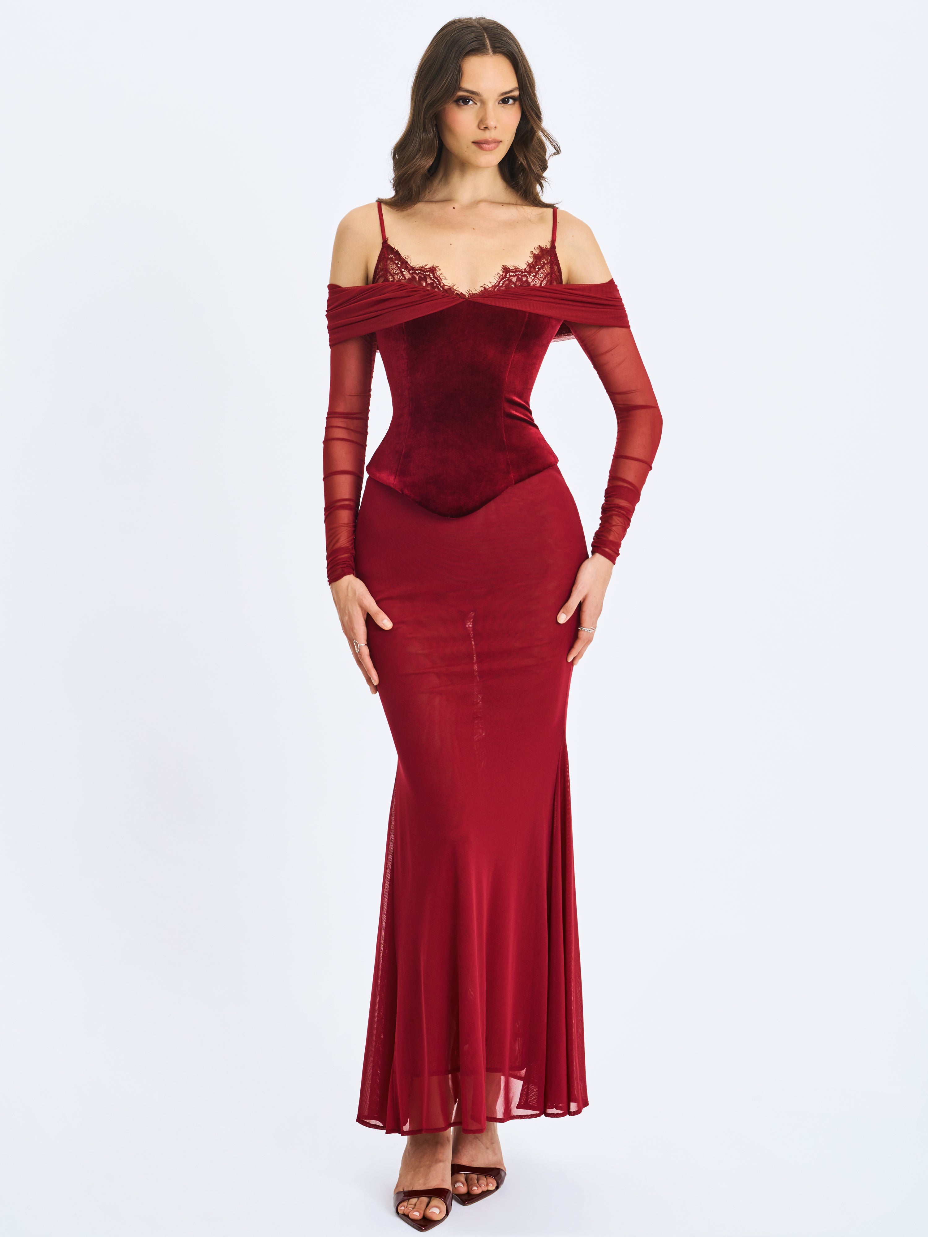 longue robe Bardot en velours magenta