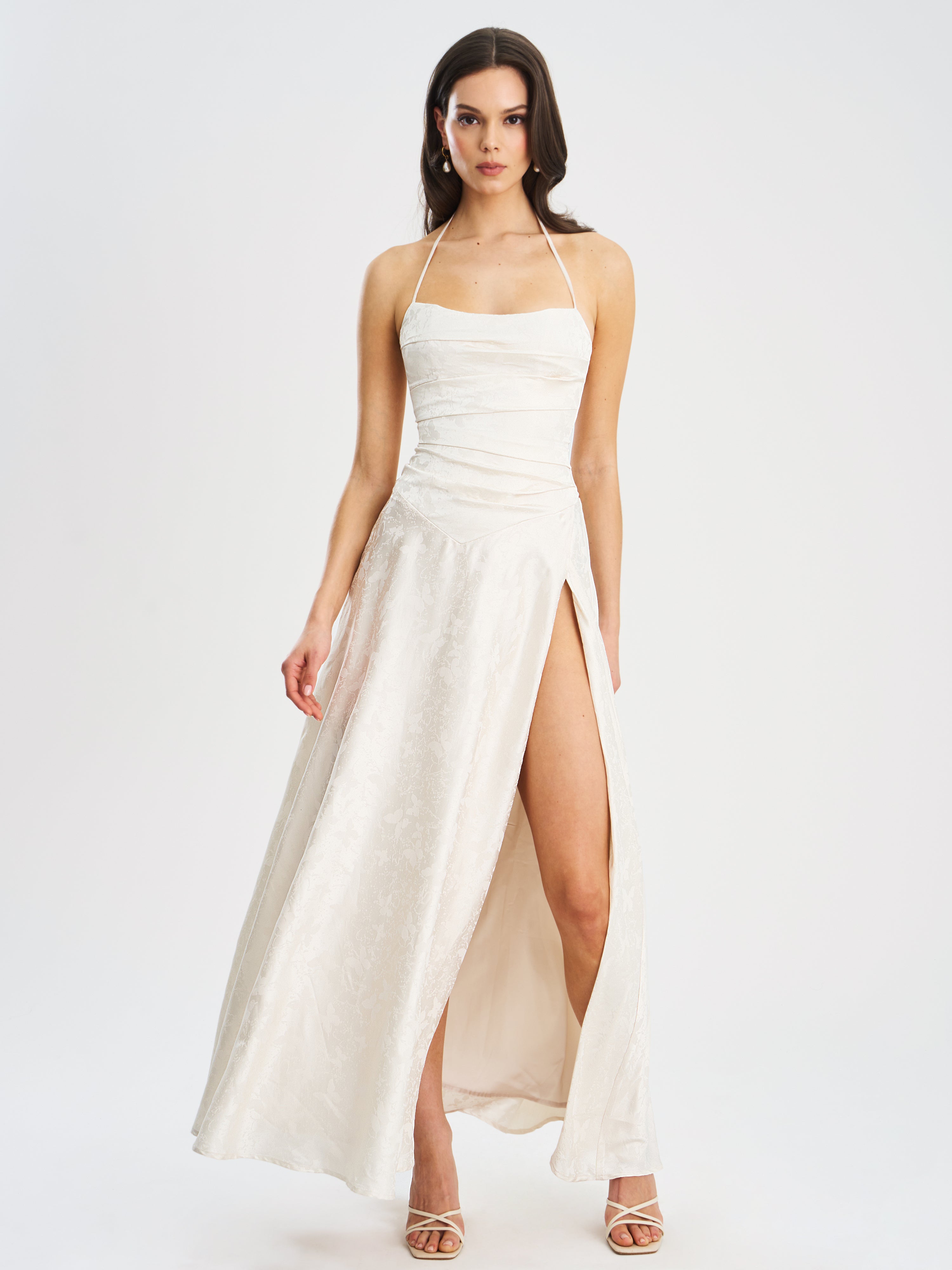 Robe jacquard blanche intemporelle