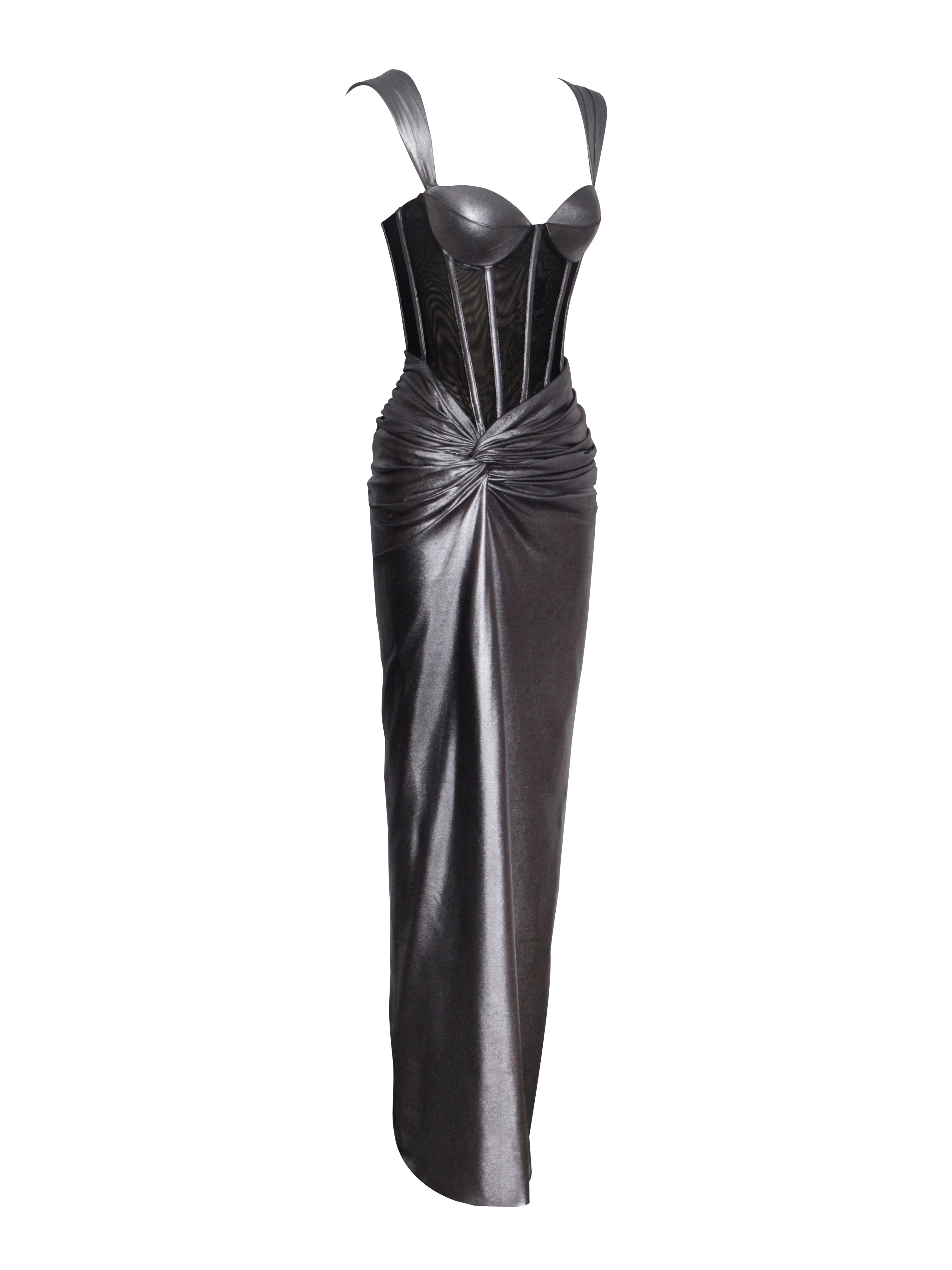 robe argentée red carpet