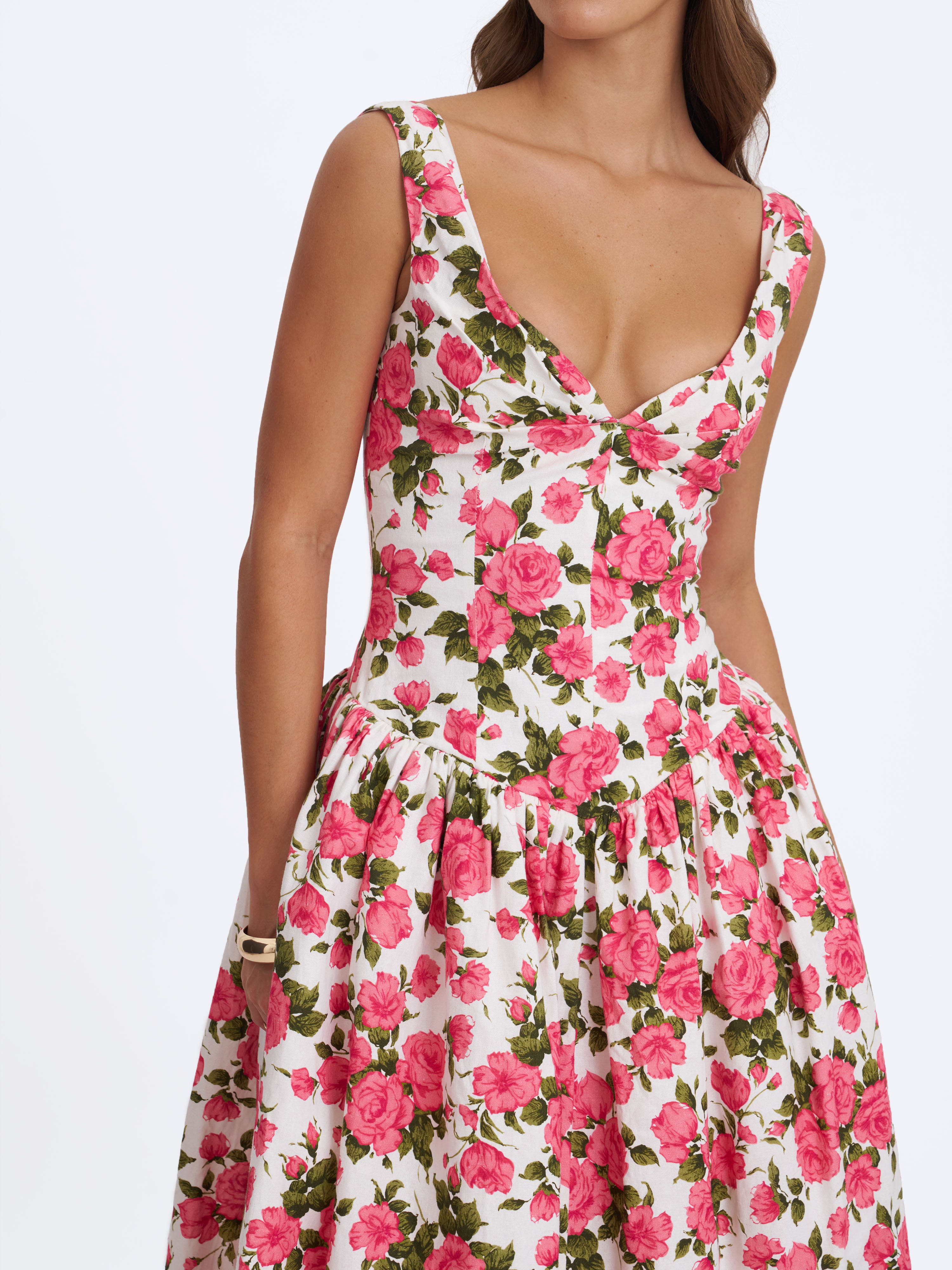 robe avec col en cœur rose