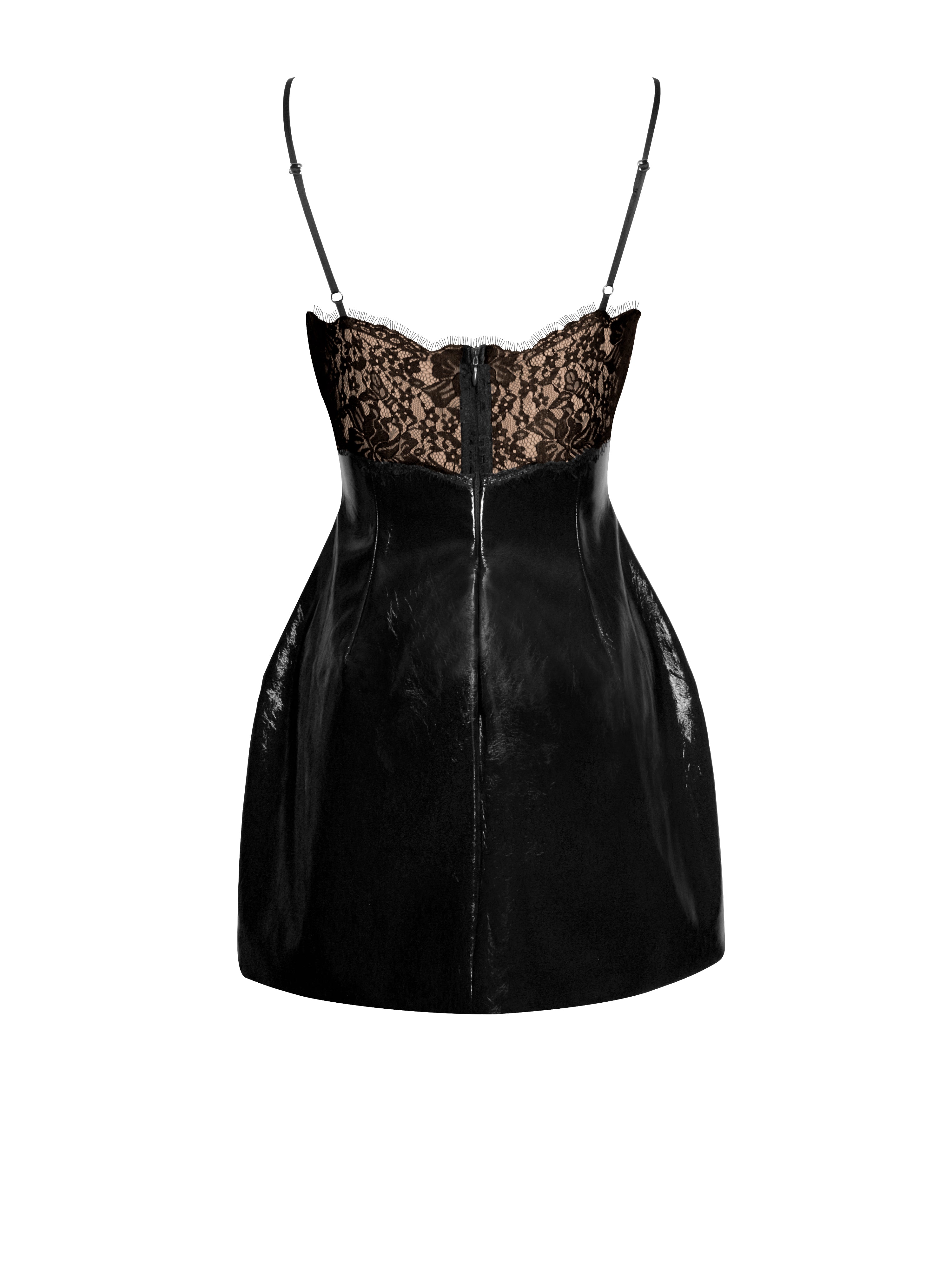 mélange cuir et dentelle