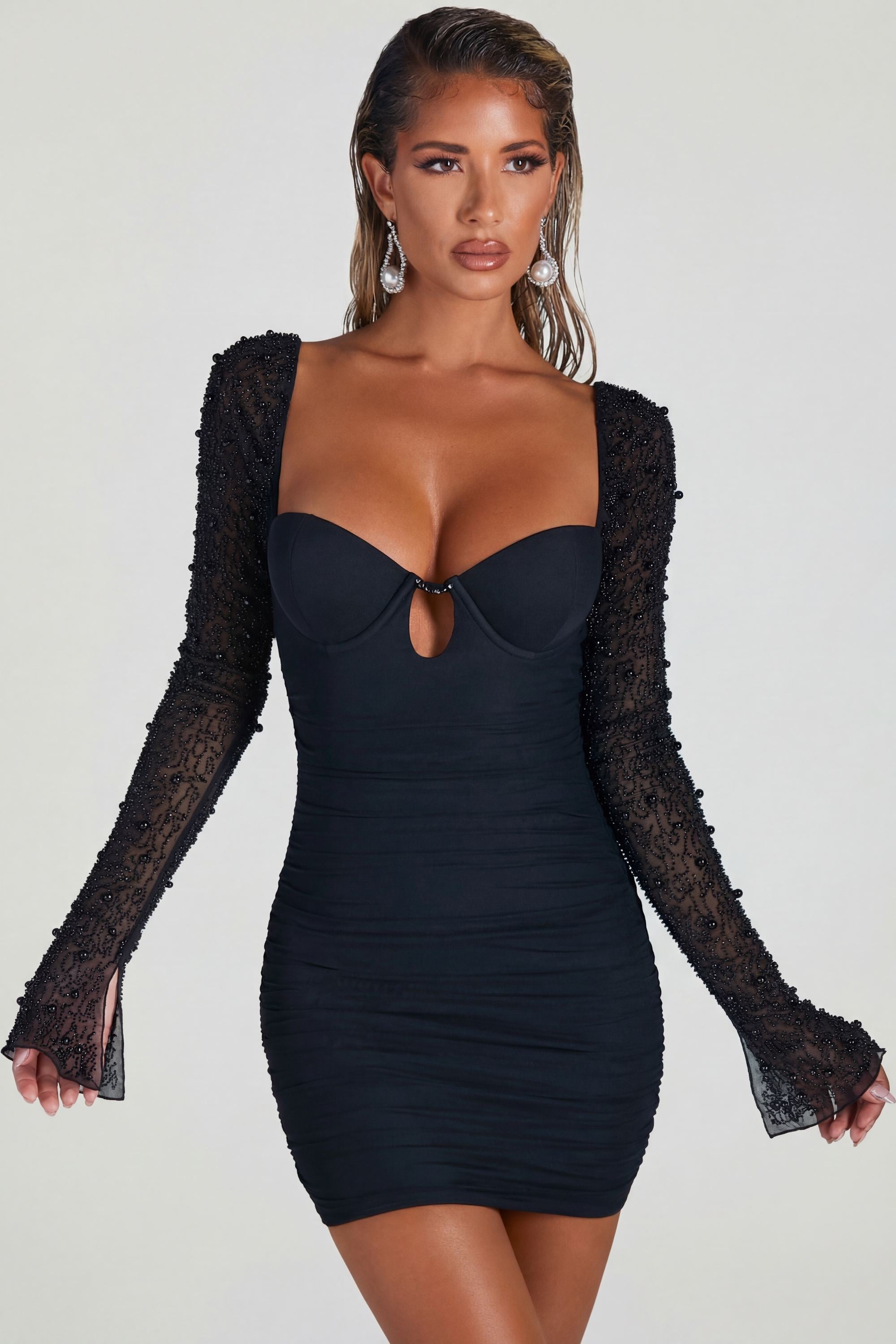 robe mini à manches longues embellie