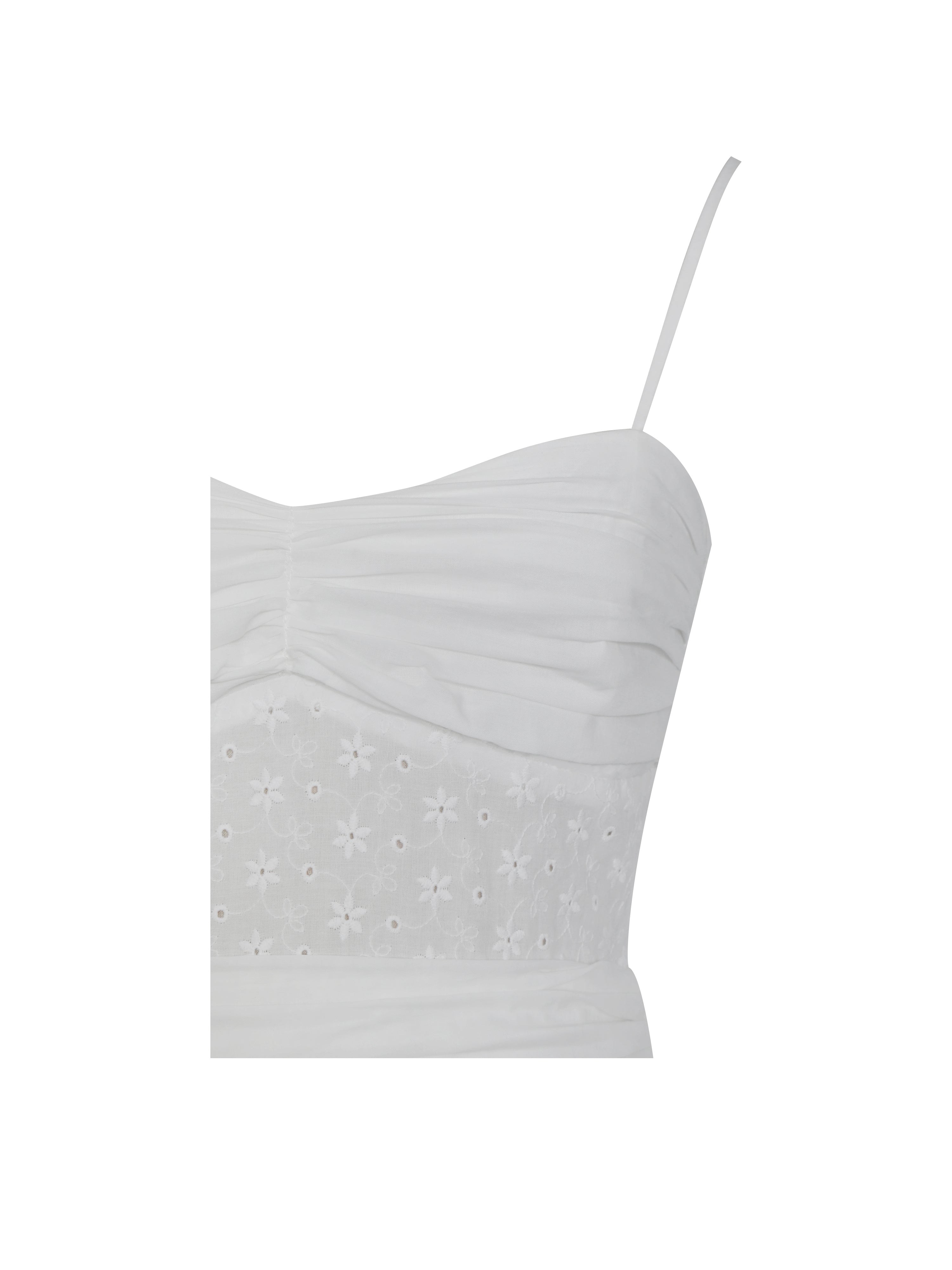 Maelis robe blanche pour sorties estivales