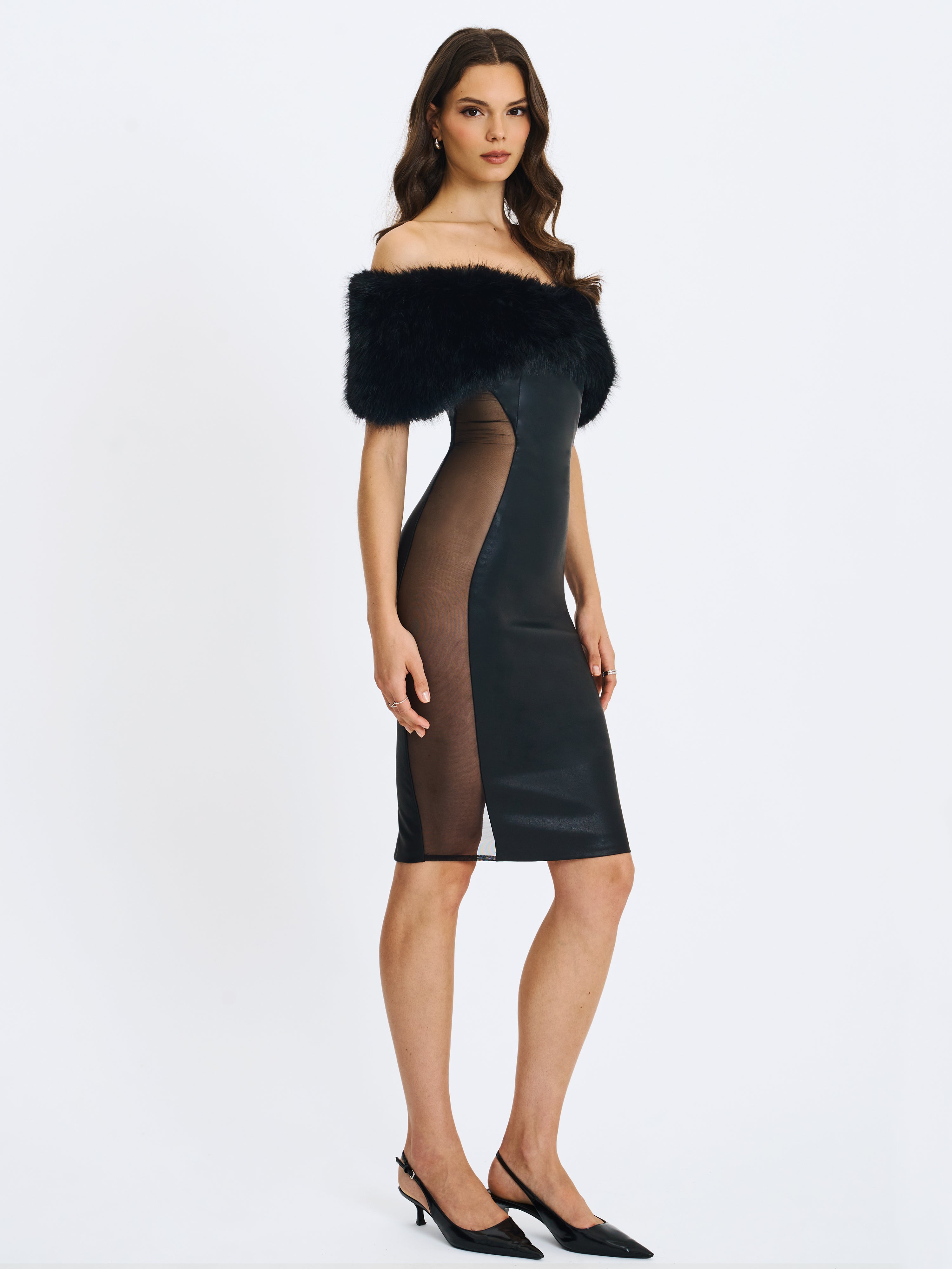 détails en maille et simili cuir