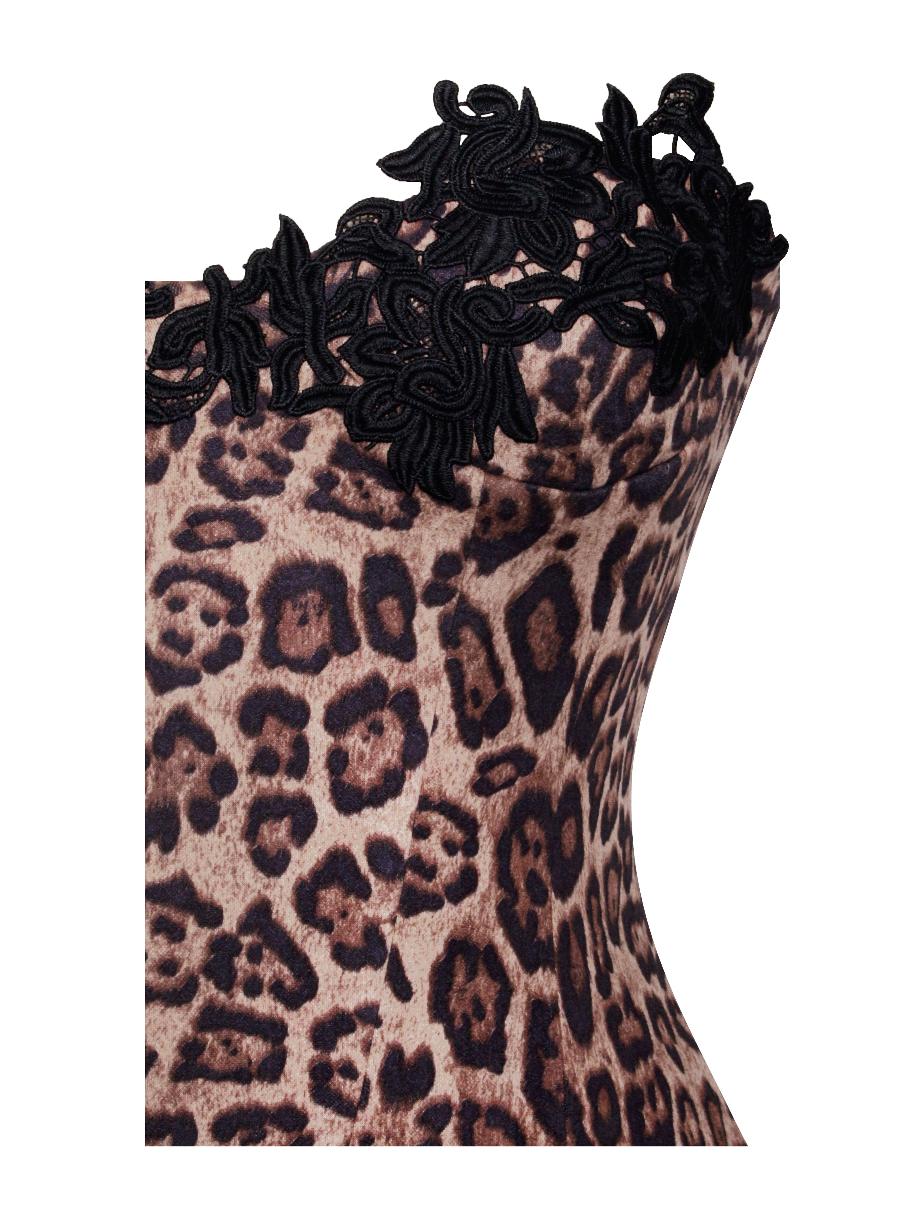 Robe mi-longue Uchenna sans bretelles