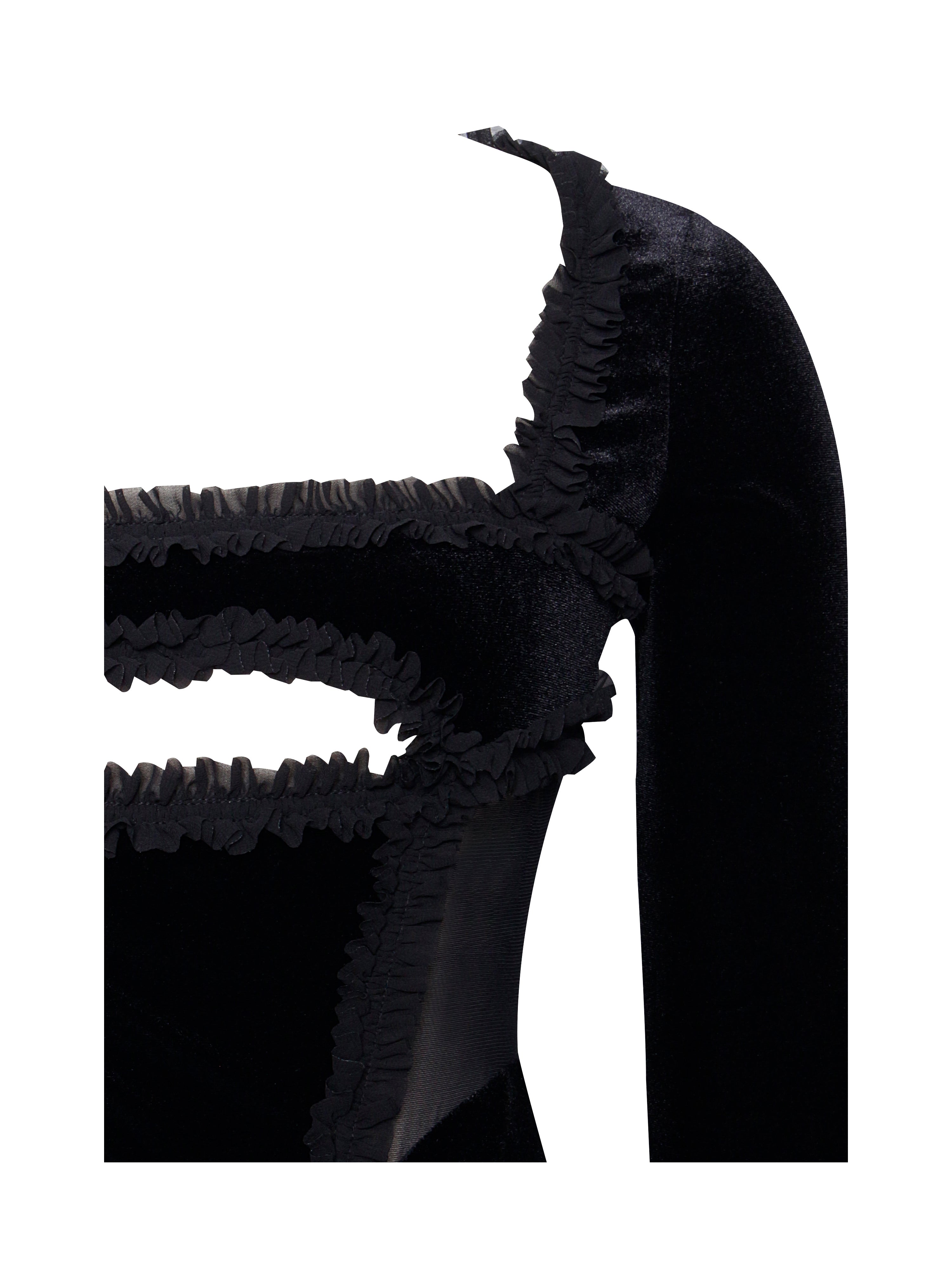 art de porter une robe noire