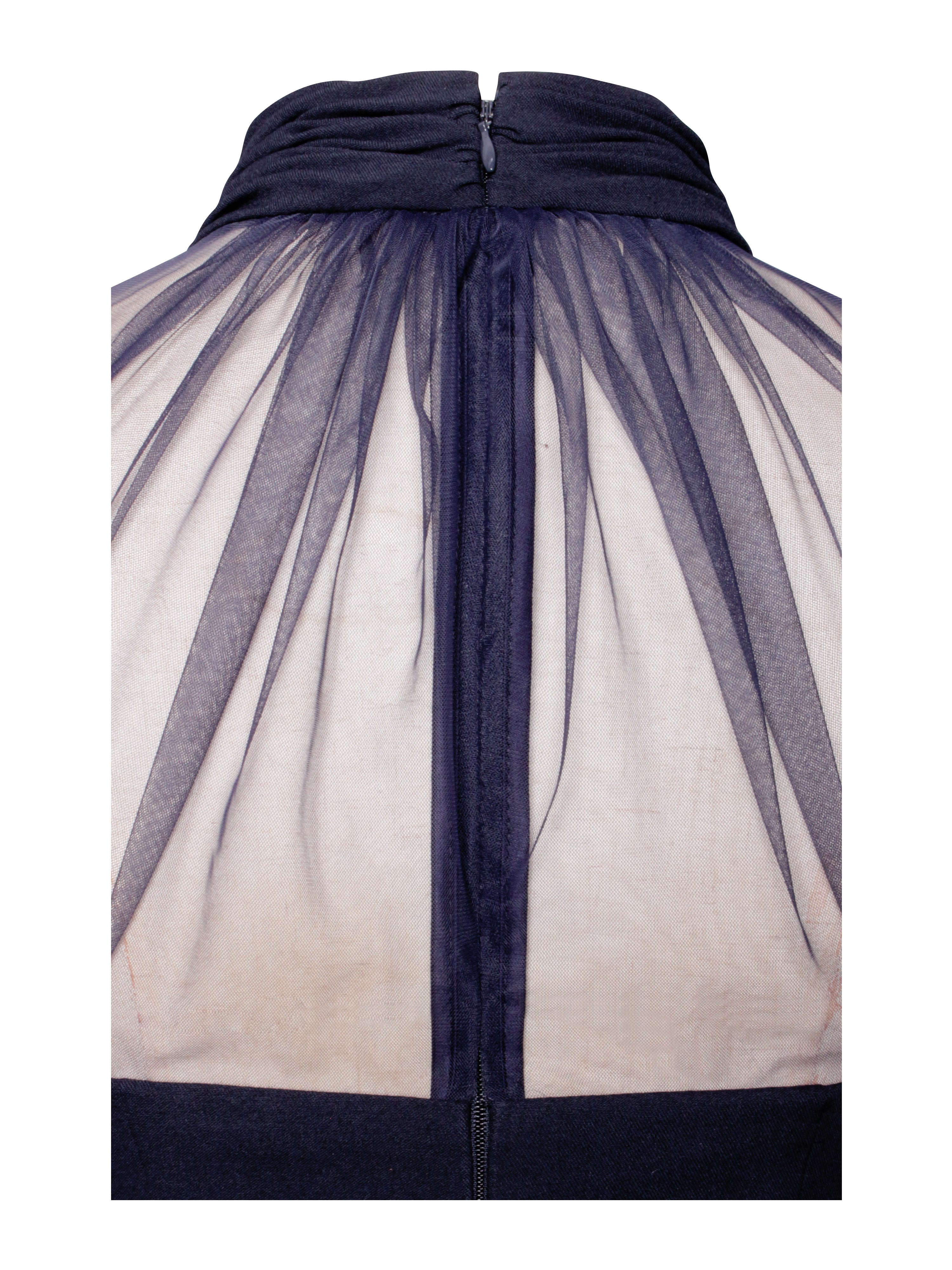 incarnation élégance moderne mini robe