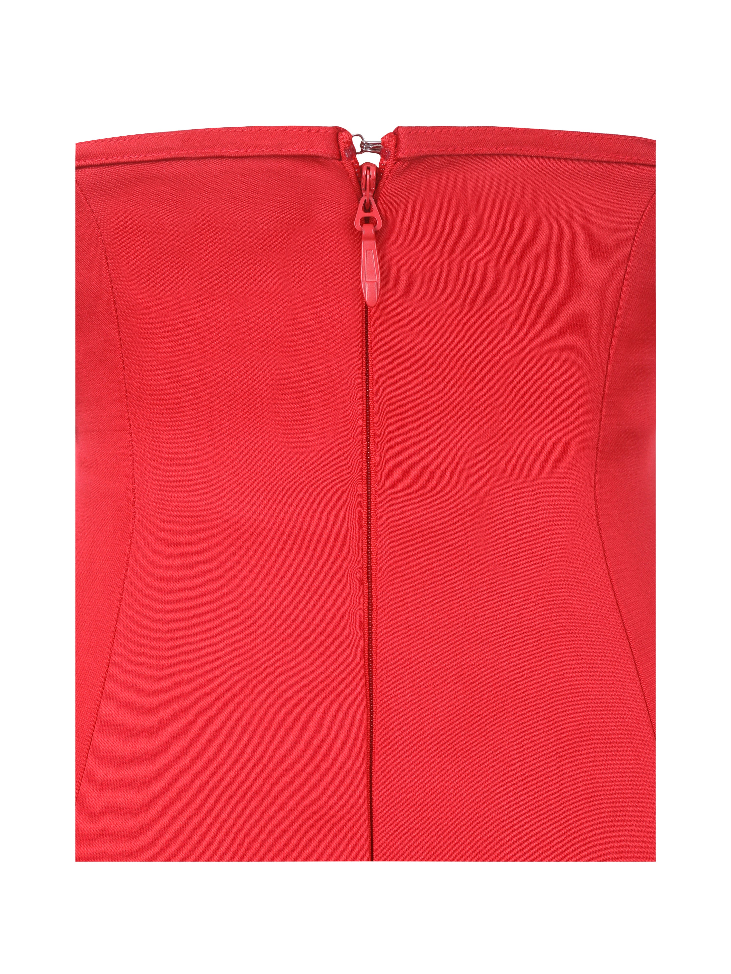 élégance en satin rouge