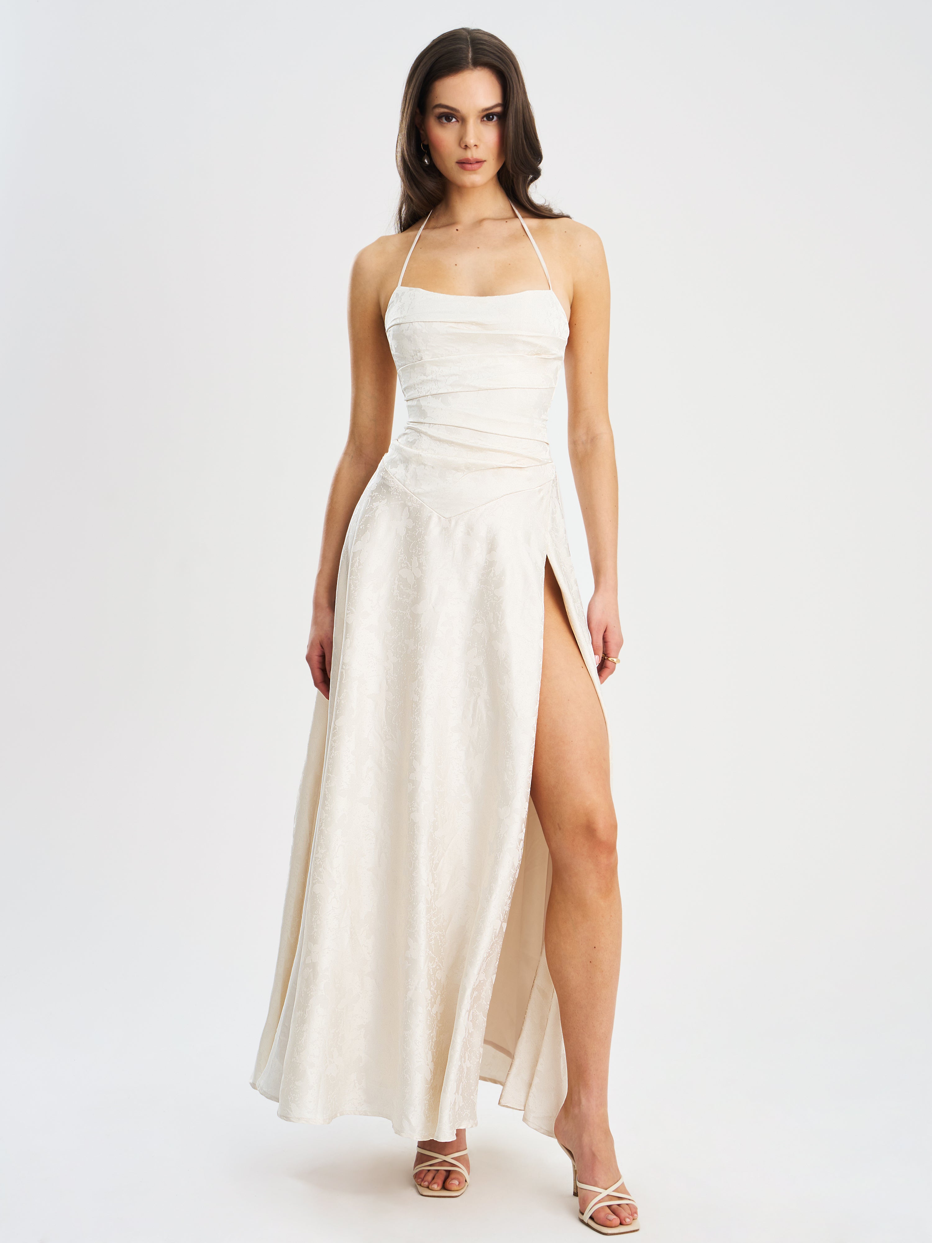 Robe Raegan éclatante et sophistiquée
