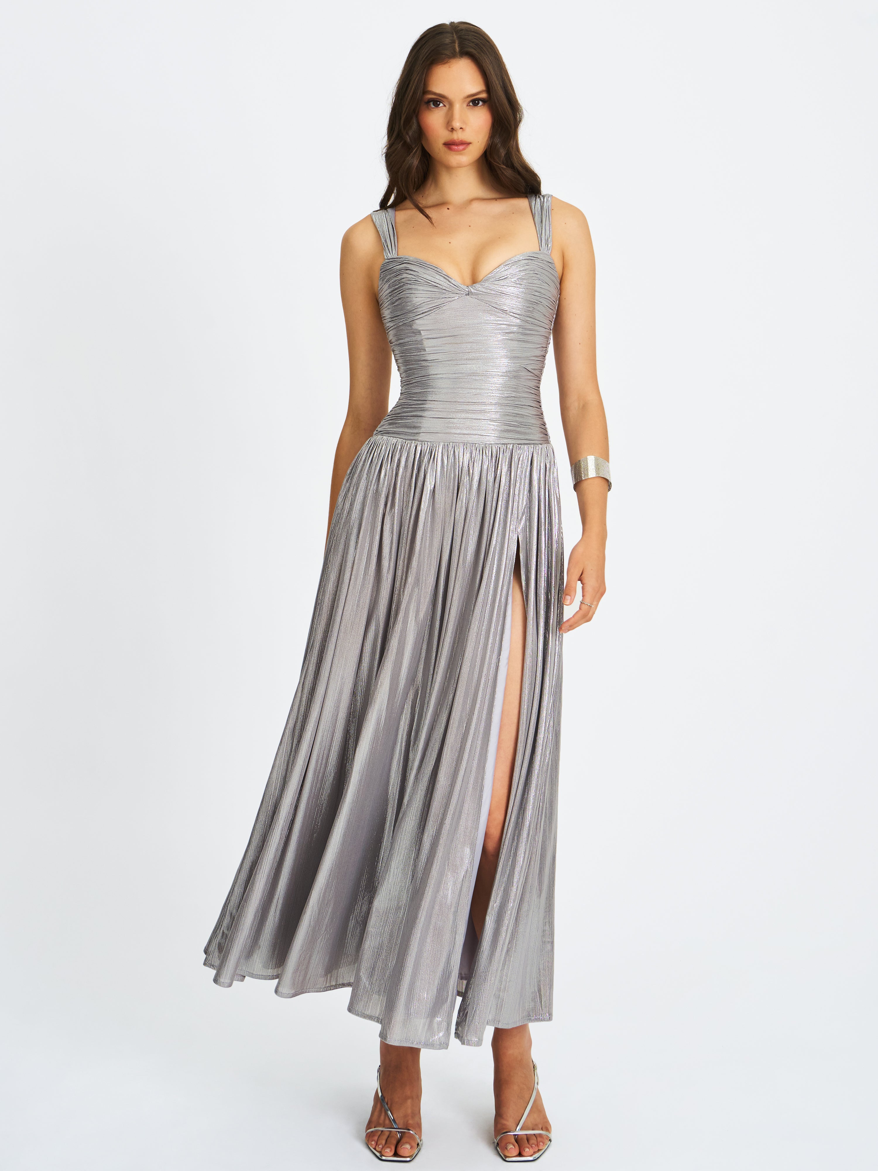 robe à bretelles triangulaires