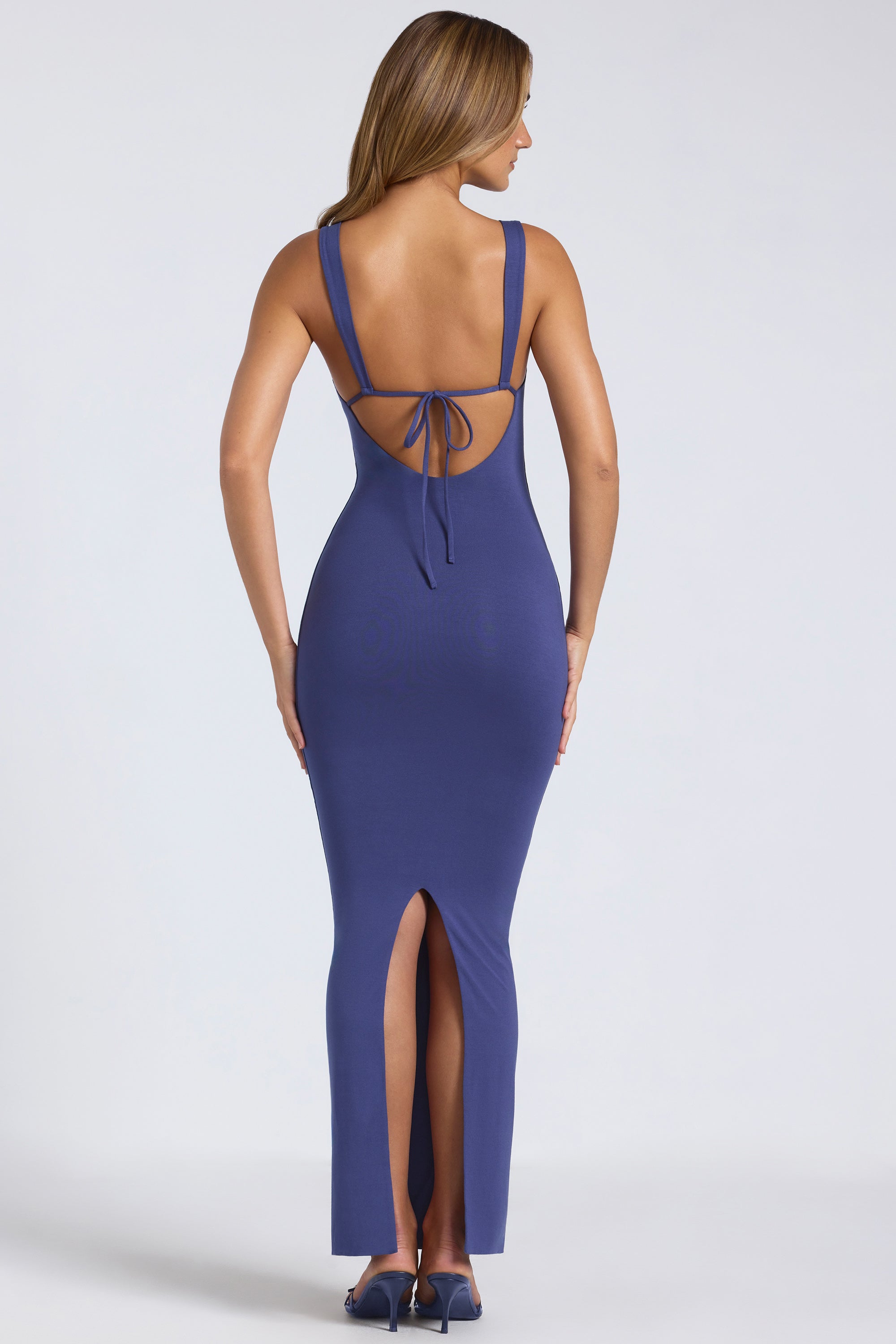 Robe maxi avec encolure carrée et dos bas