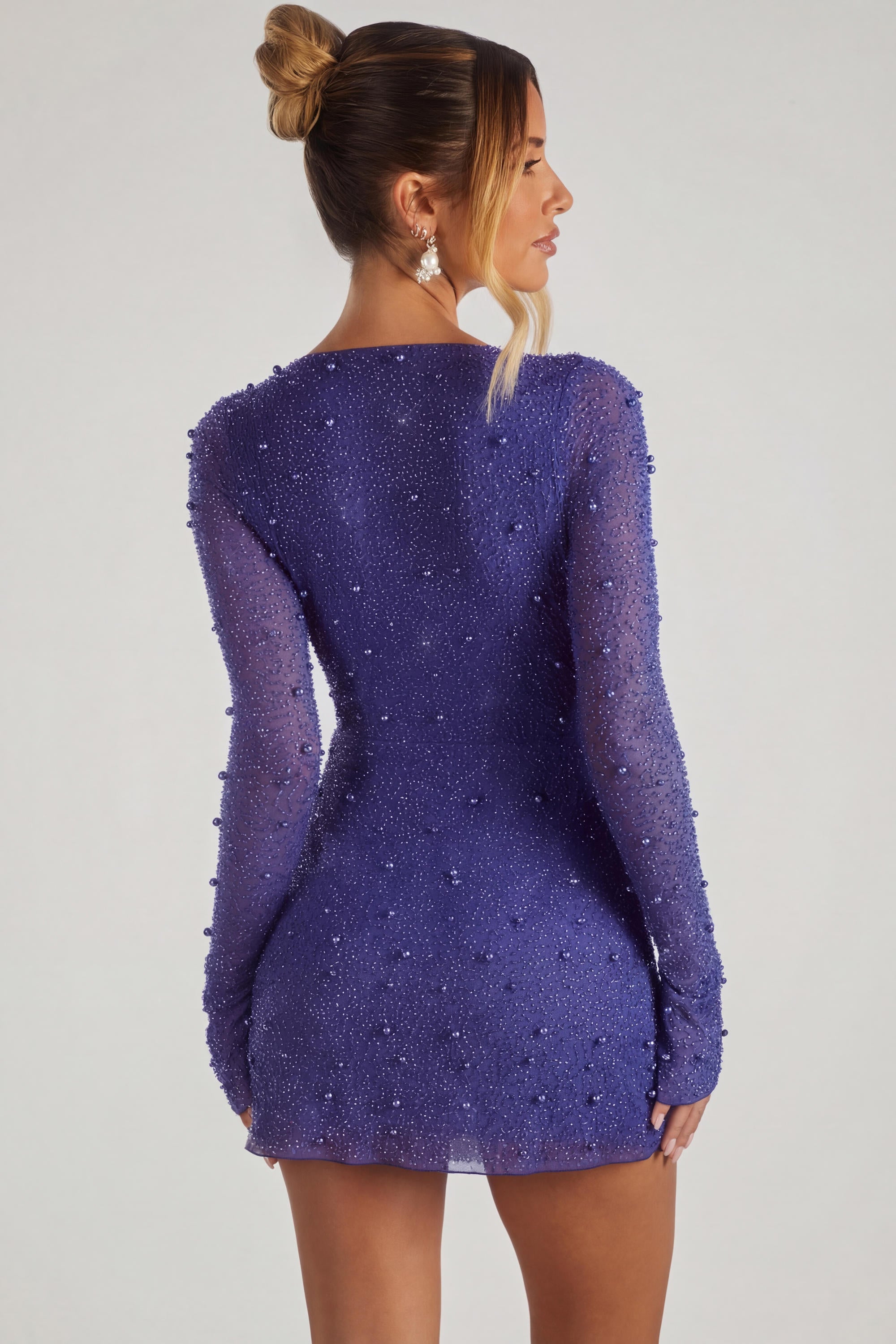 détail col portefeuille robe