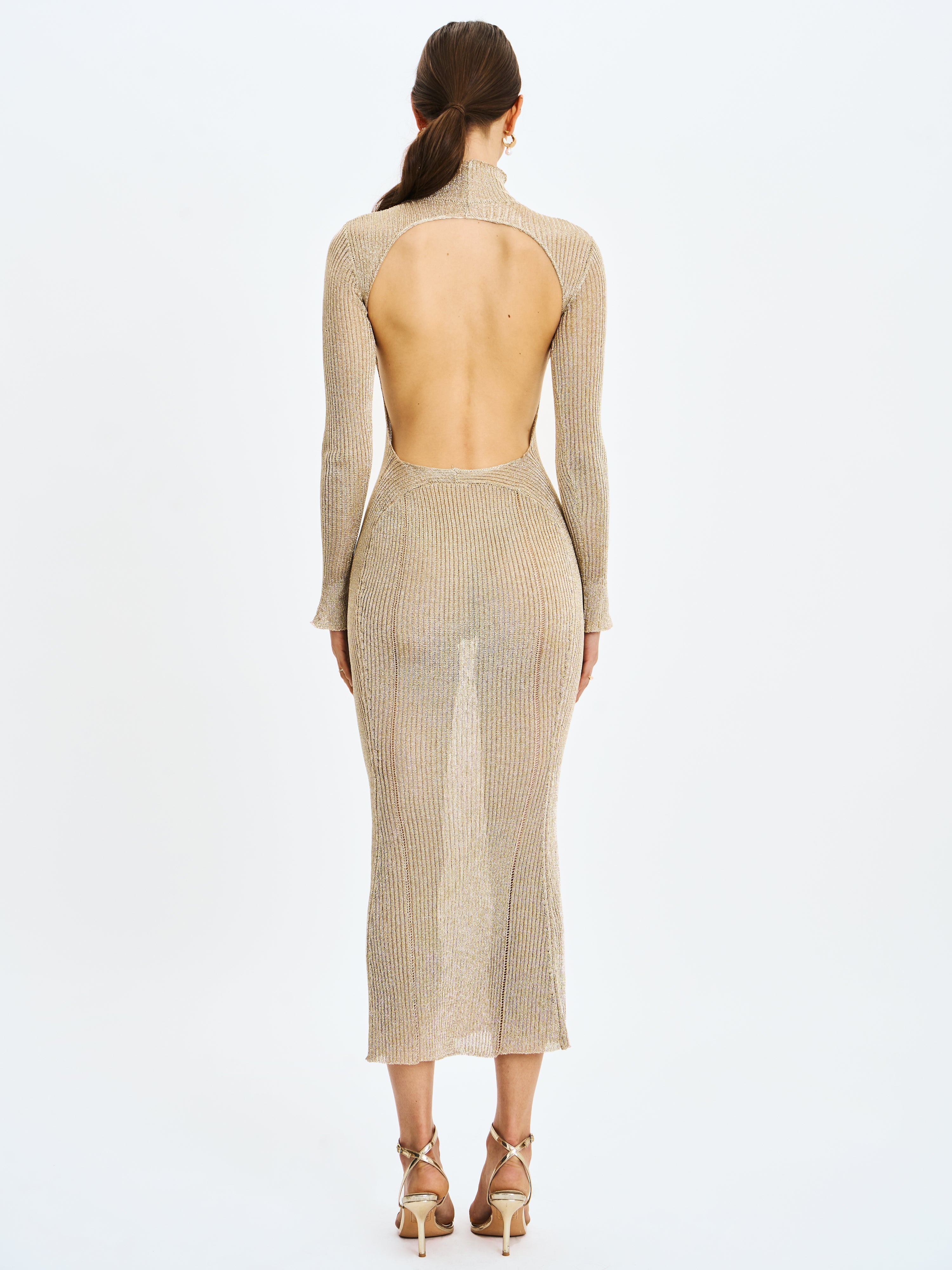 robe soirée manches longues dorée