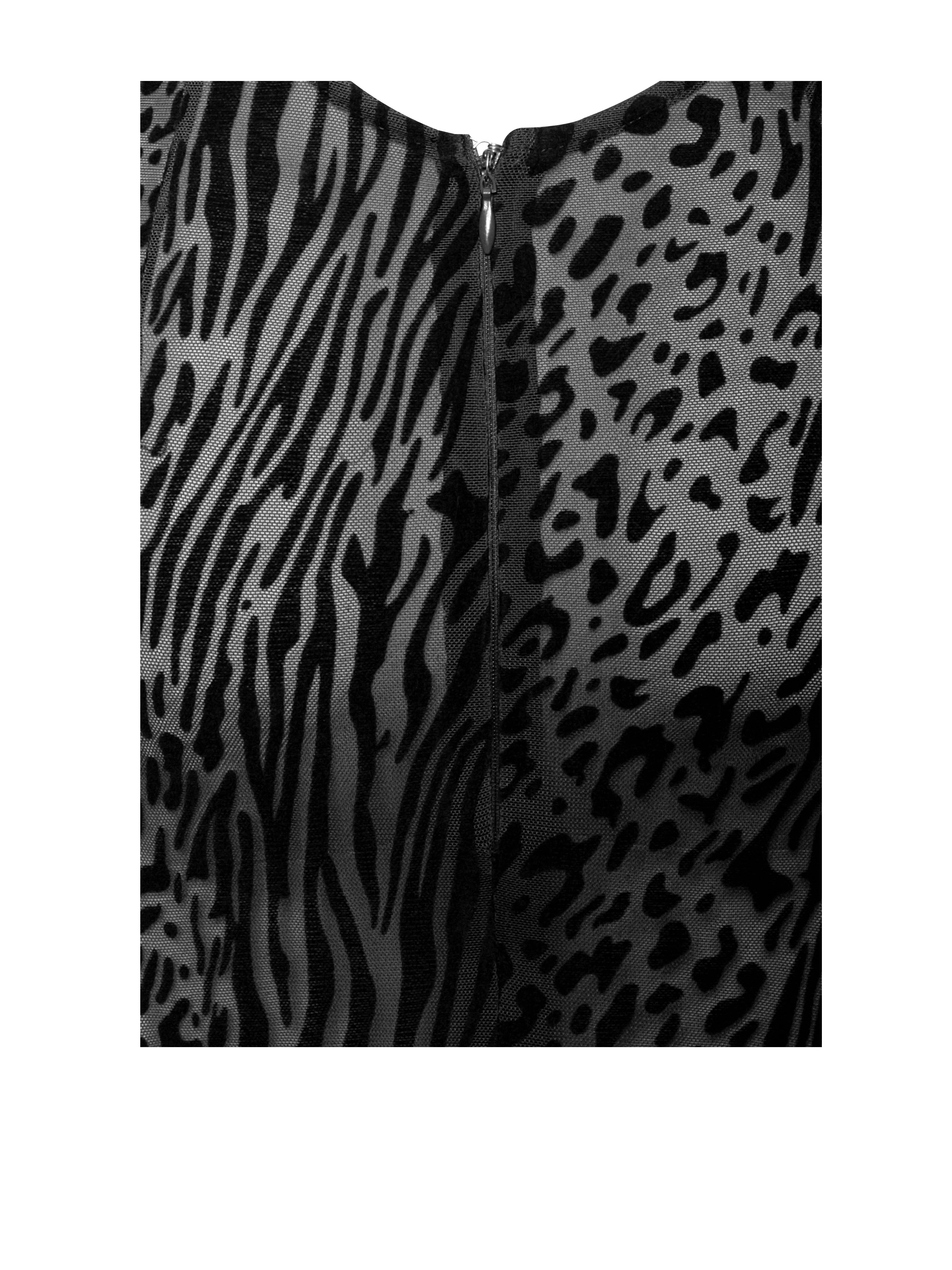 motif guépard sur robe élégante