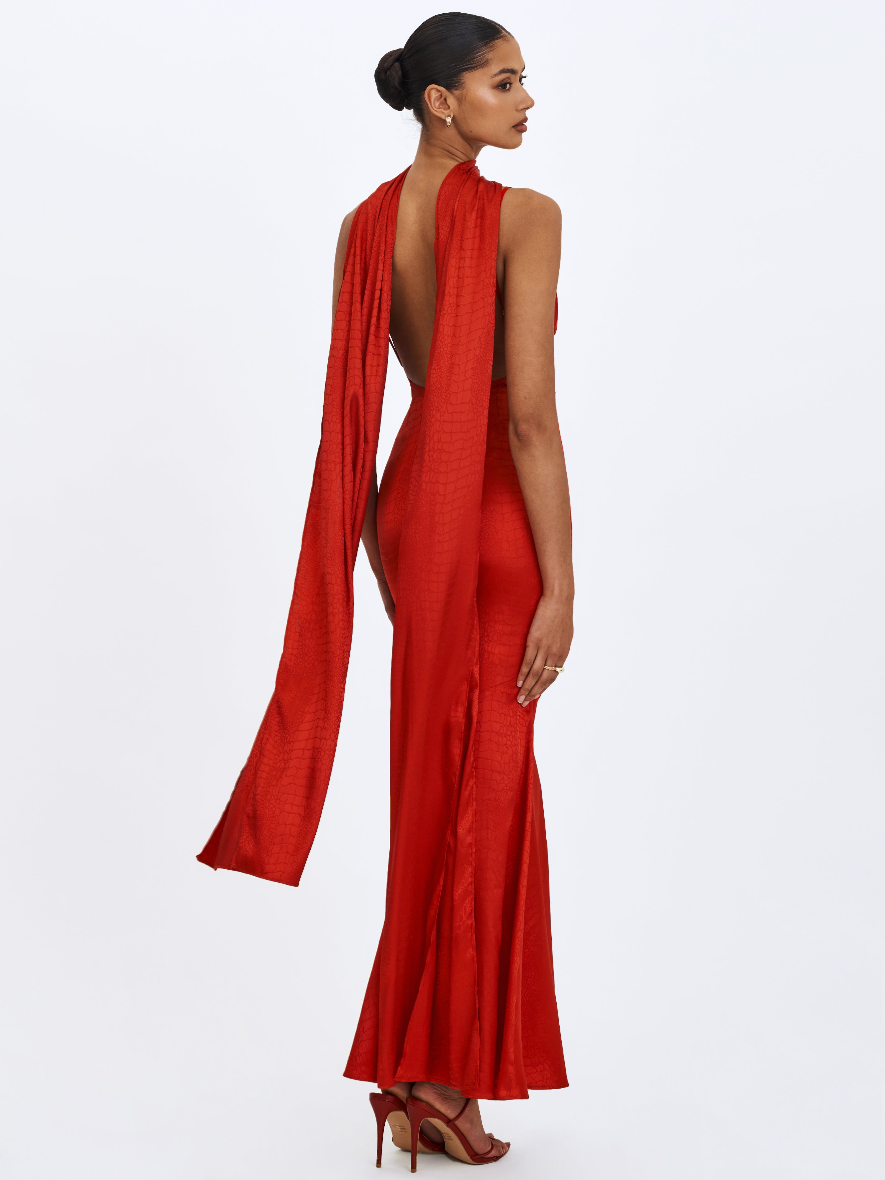 robe avec fermeture éclair invisible