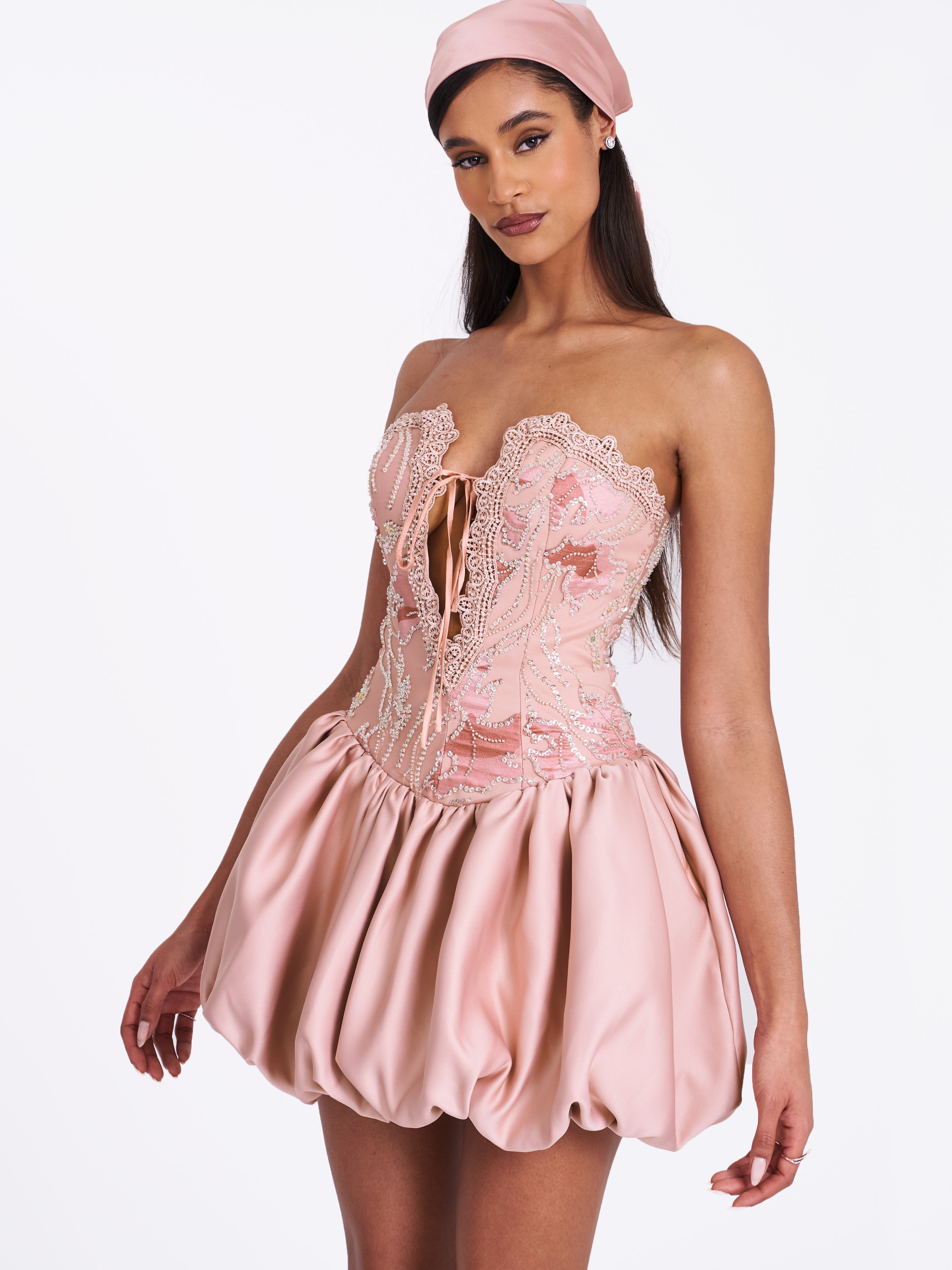 robe rose élégante pour occasions spéciales