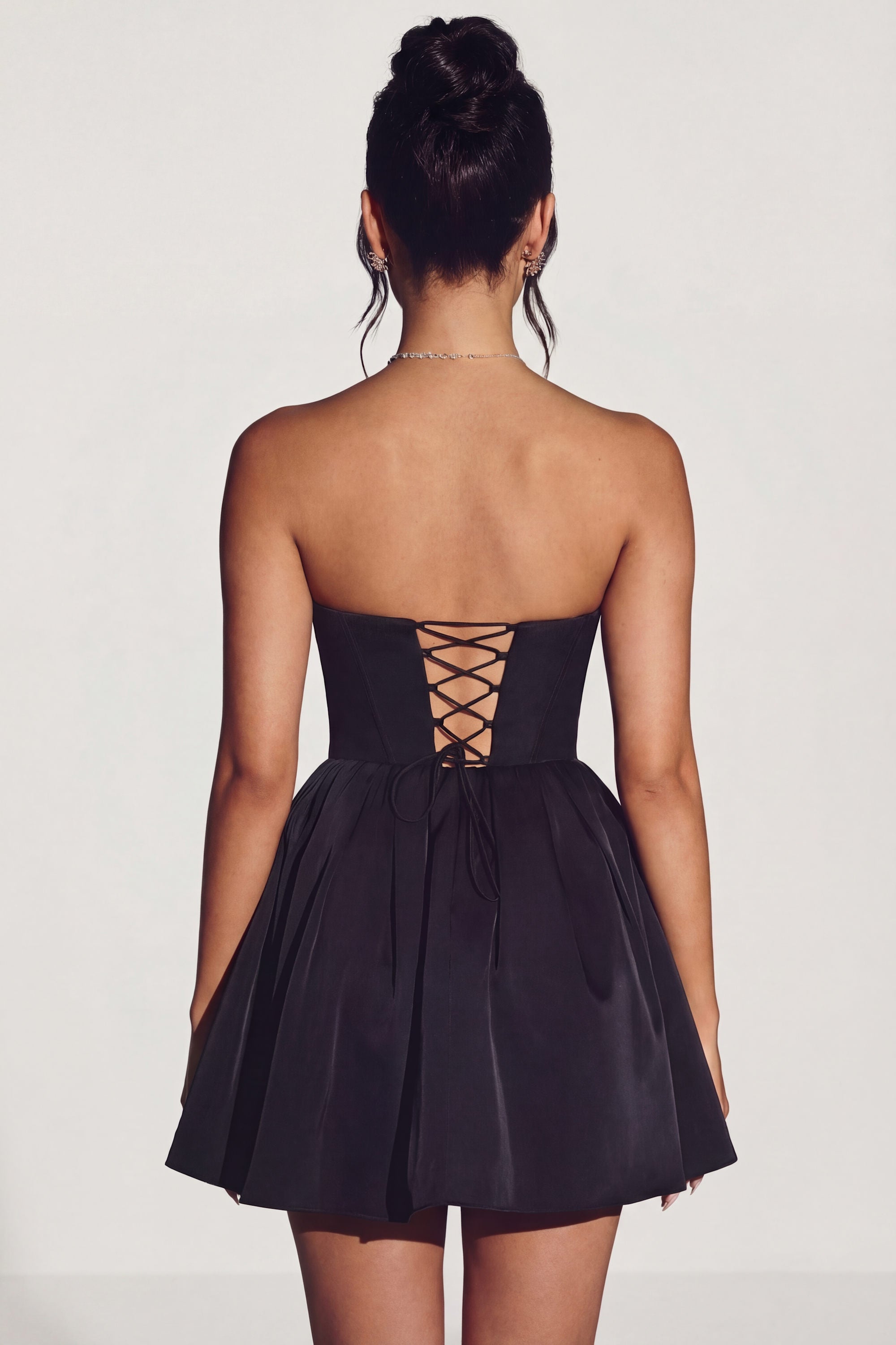 robe noire corset tulle