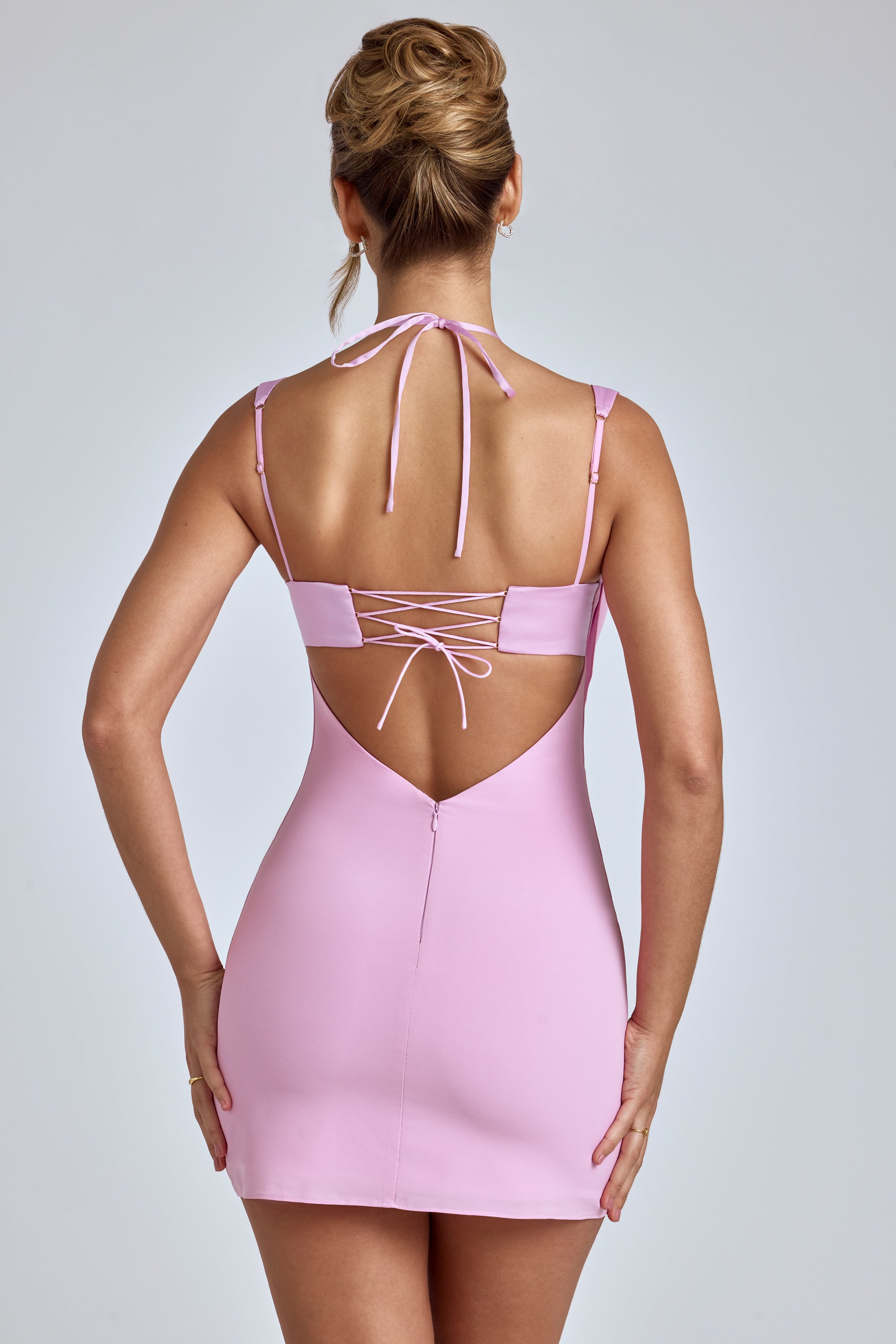 encolure dégagée rose dragée