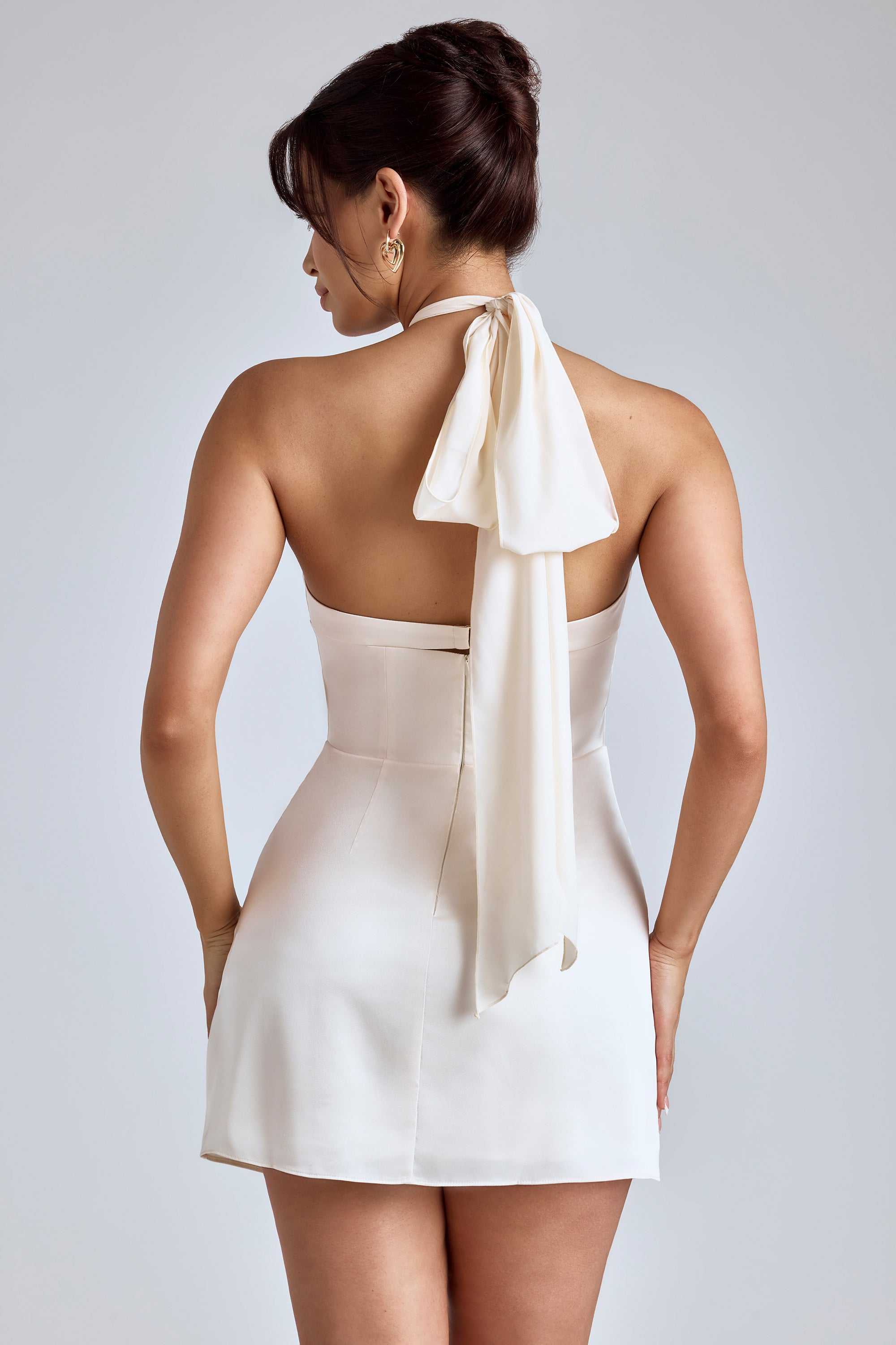 robe mini longueur ivoire