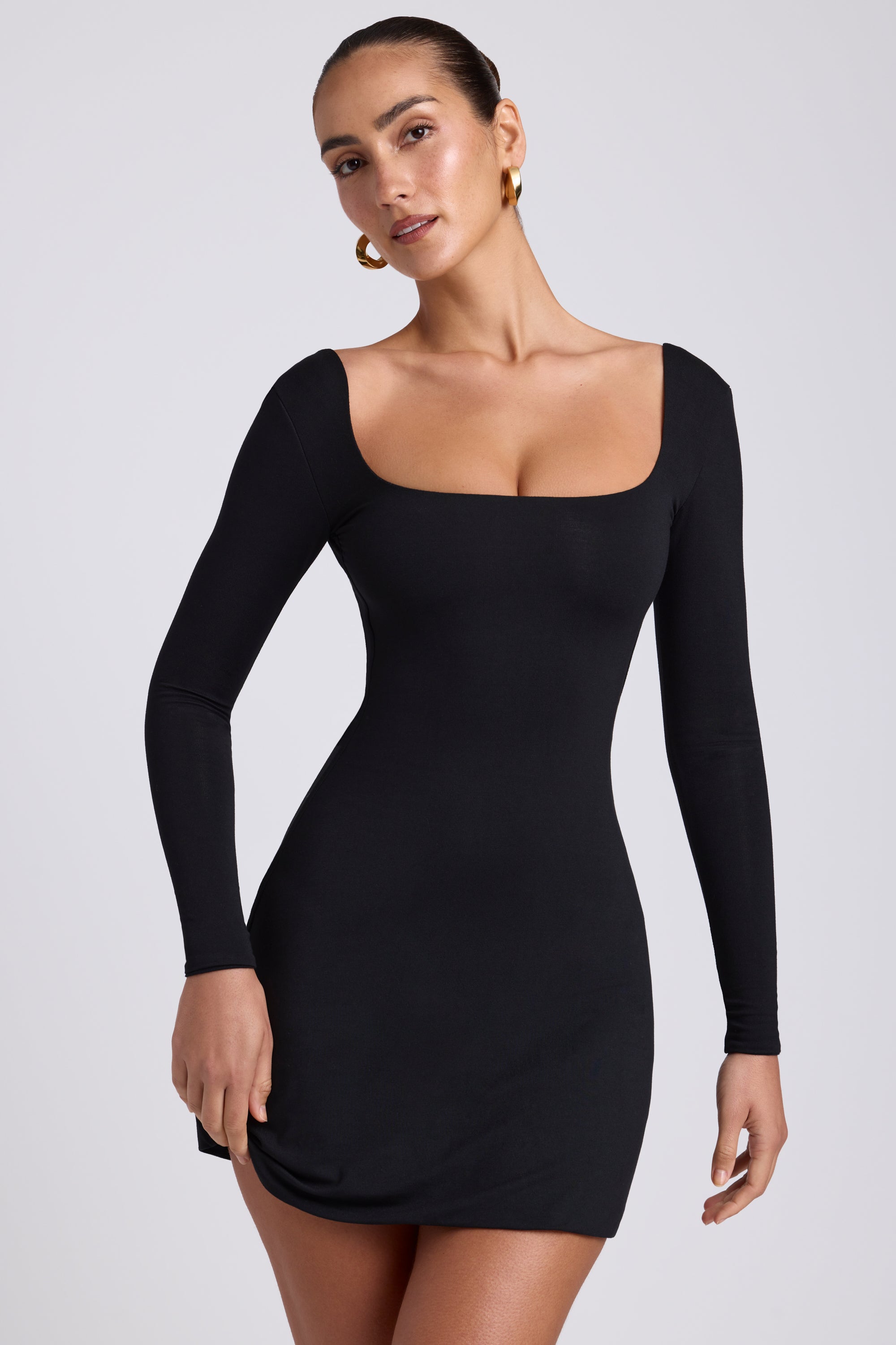 robe élégante col carré noir