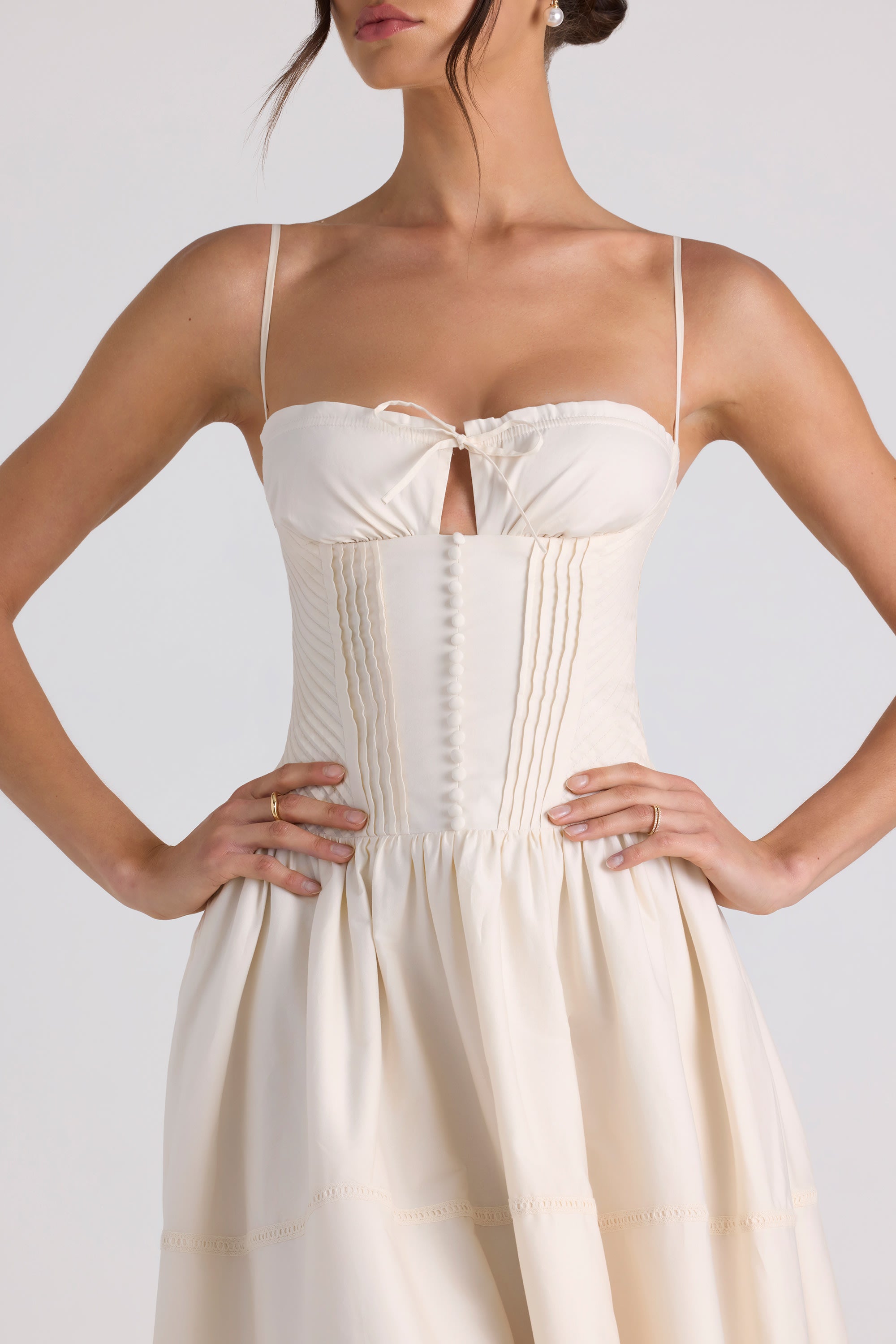 robe féminine ivoire