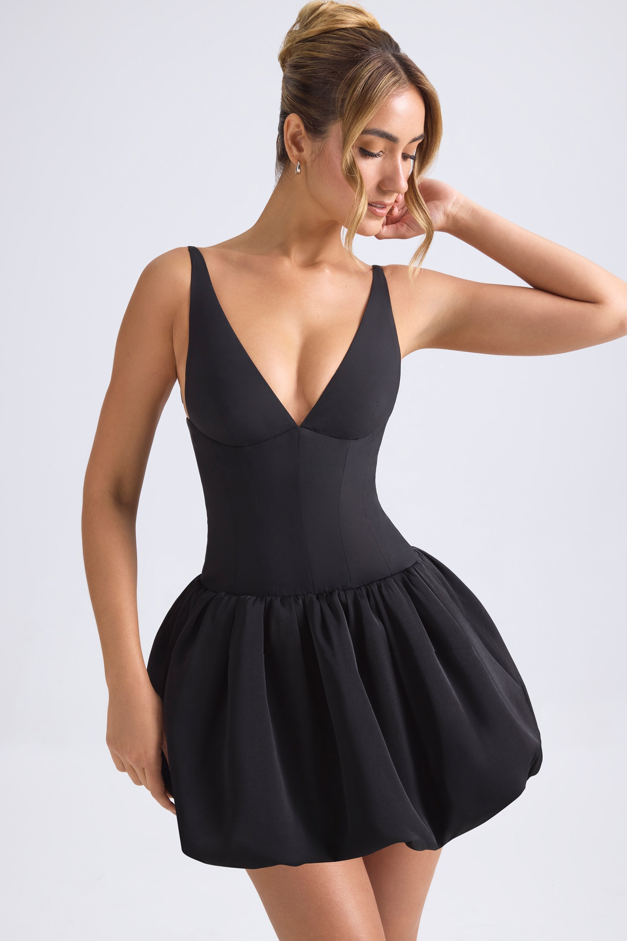 robe micro mini en dentelle noire