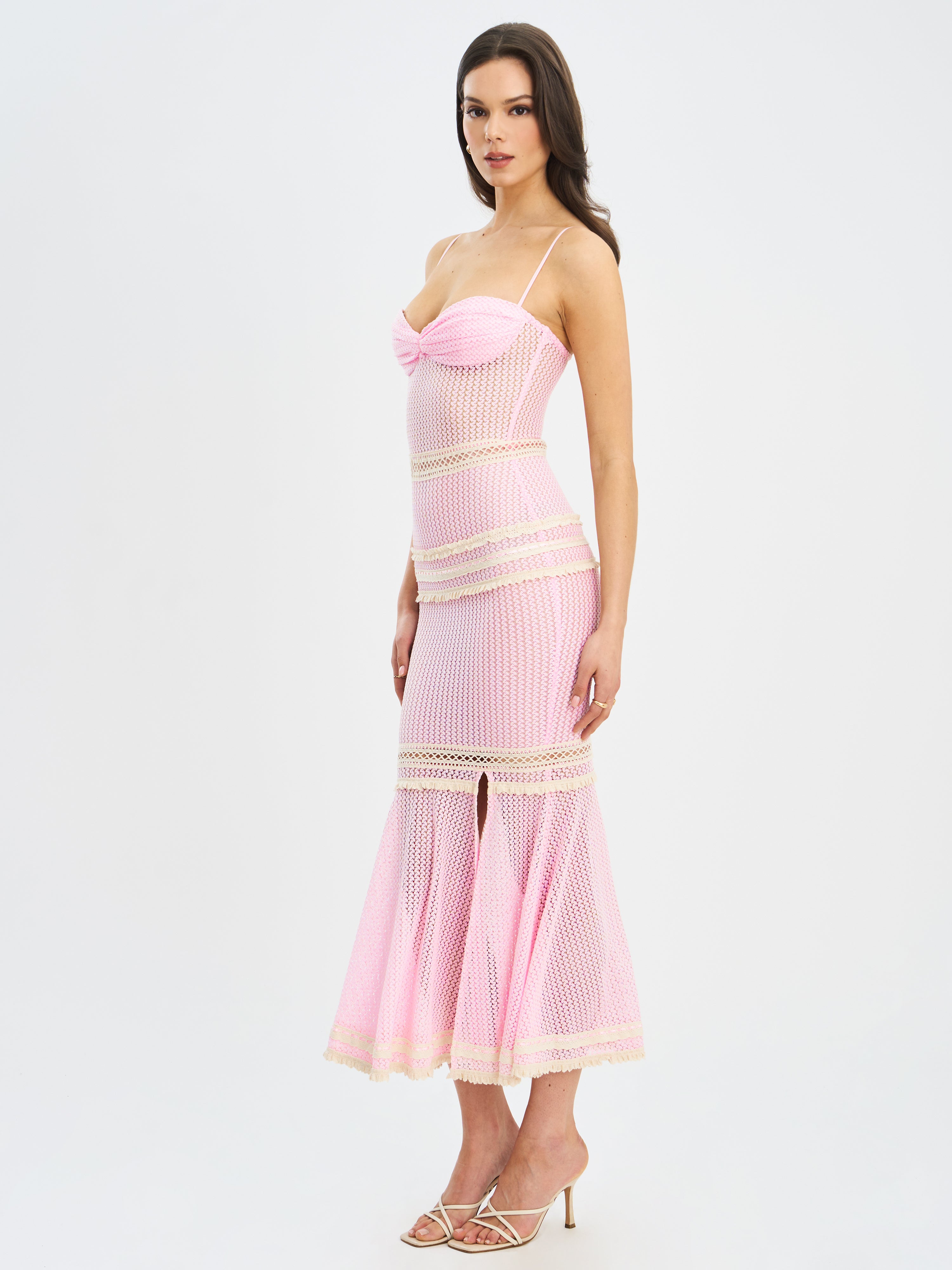 robre longue rose crochetée