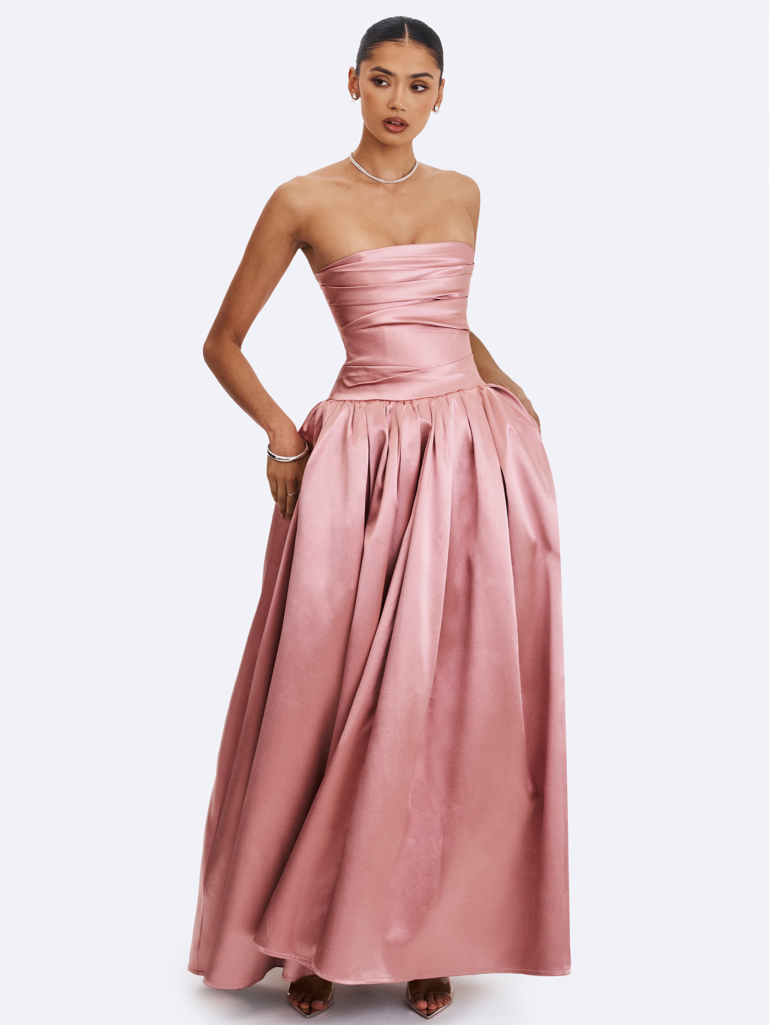 robe longue satinée rose profond