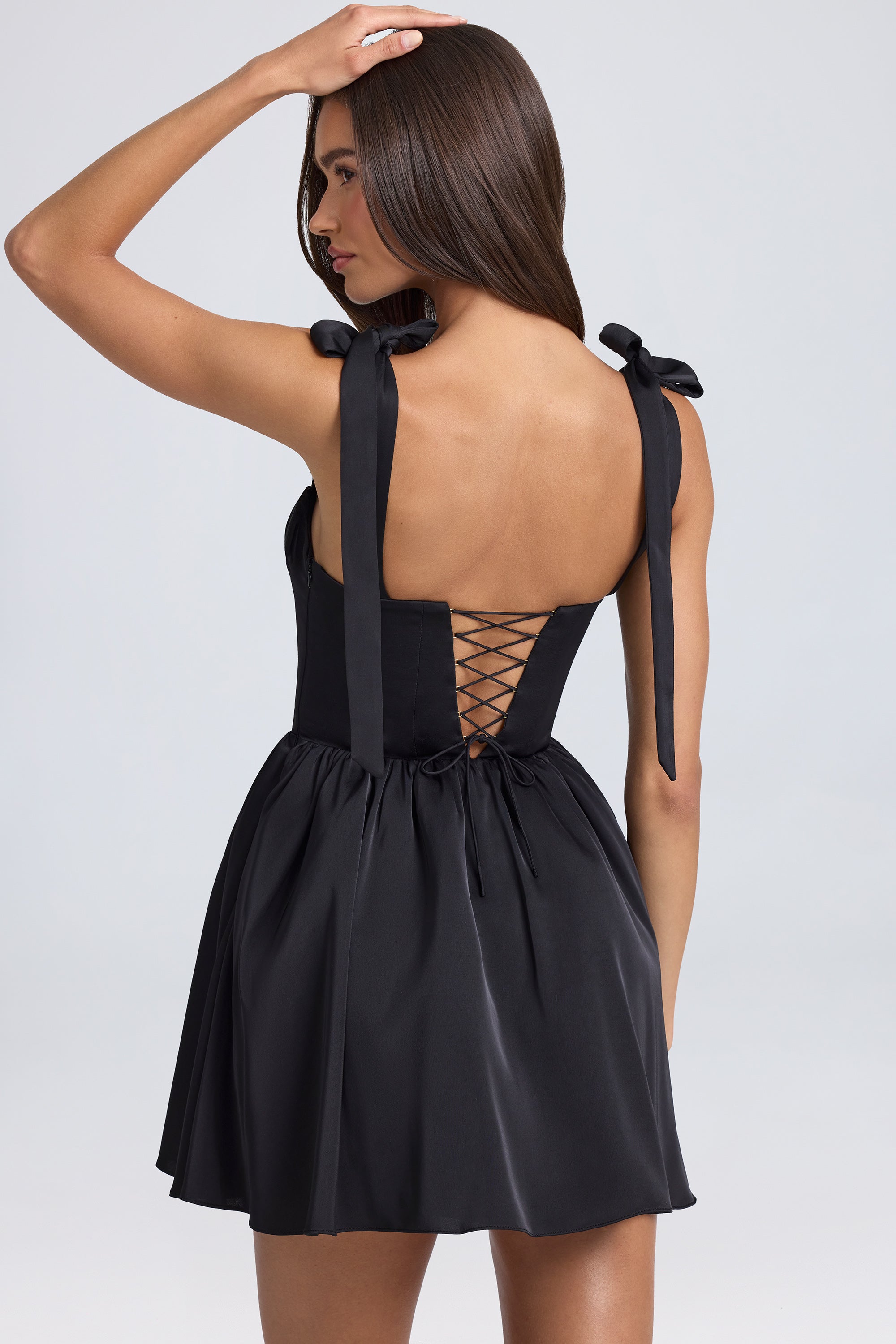 détail corset robe noire