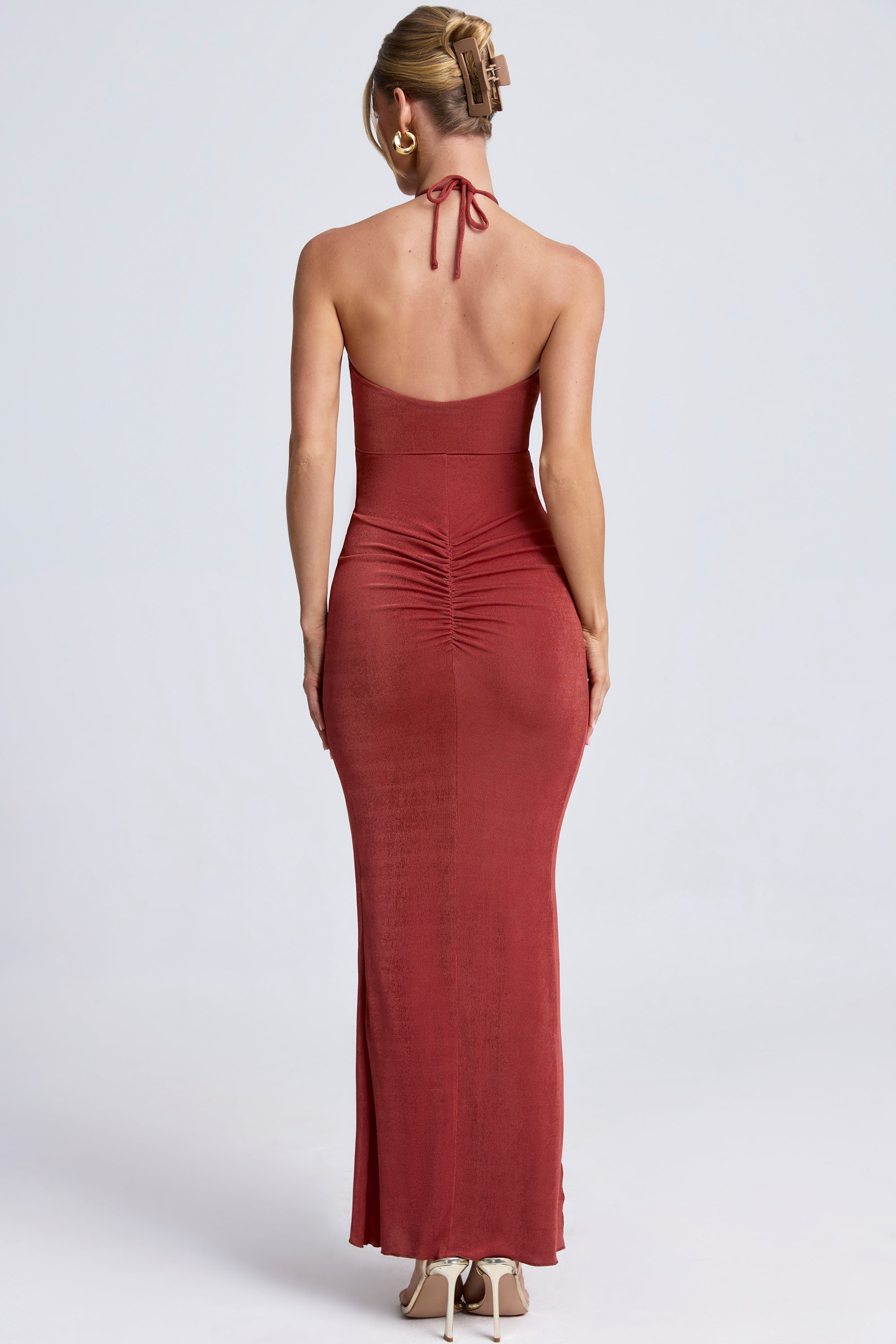 robe auburn coupe élégante