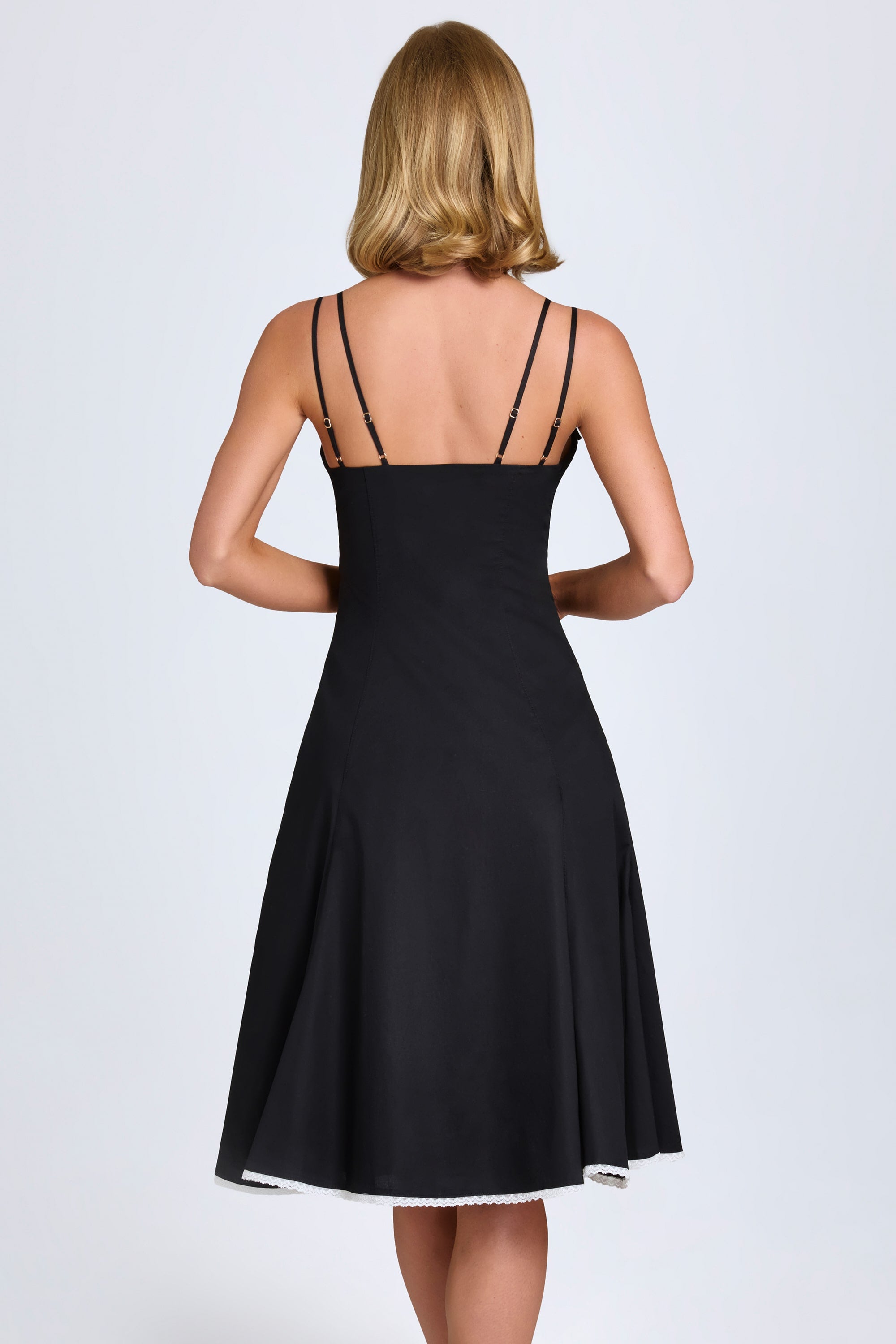 tenue polyvalente noire élégante