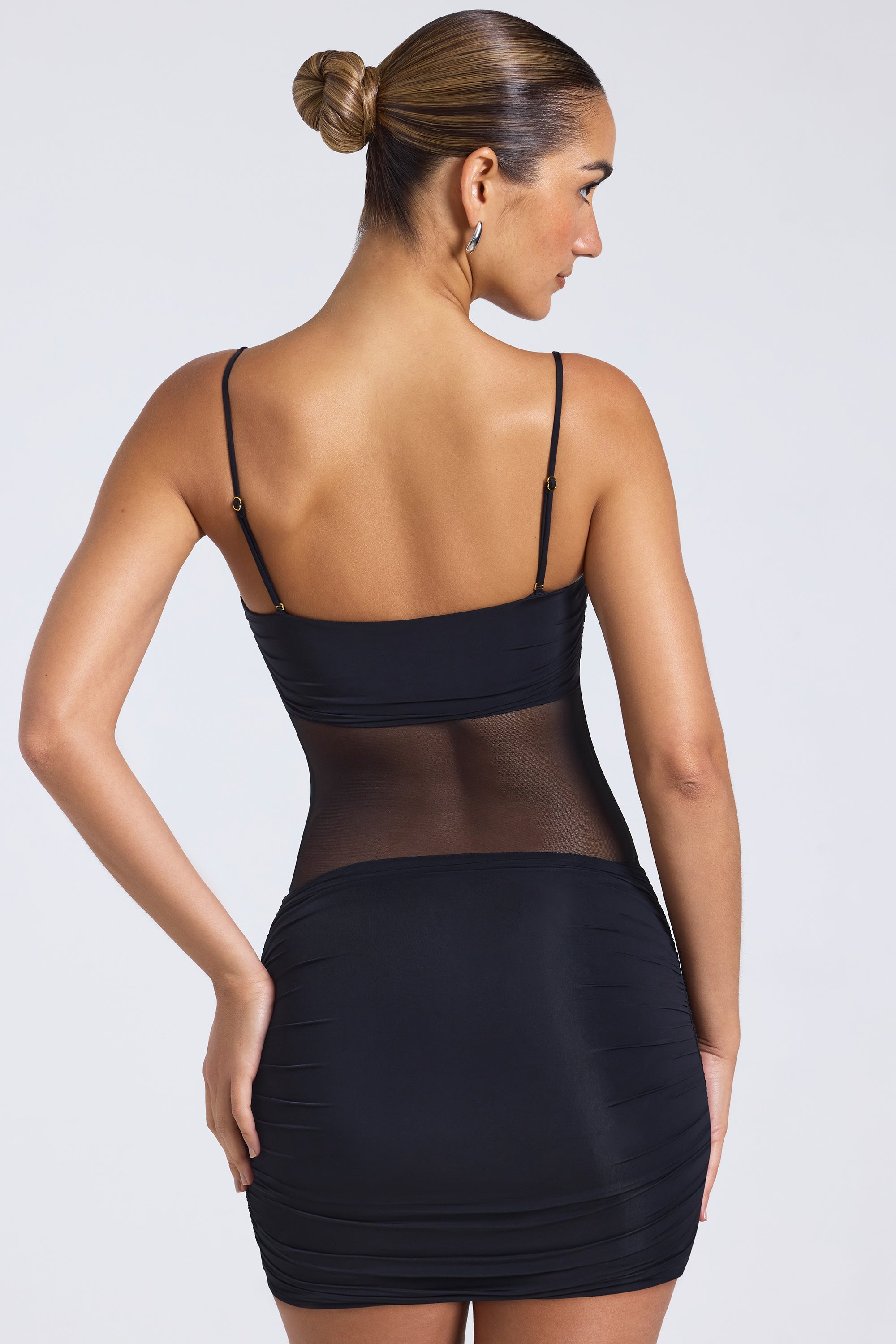robe noire à plis