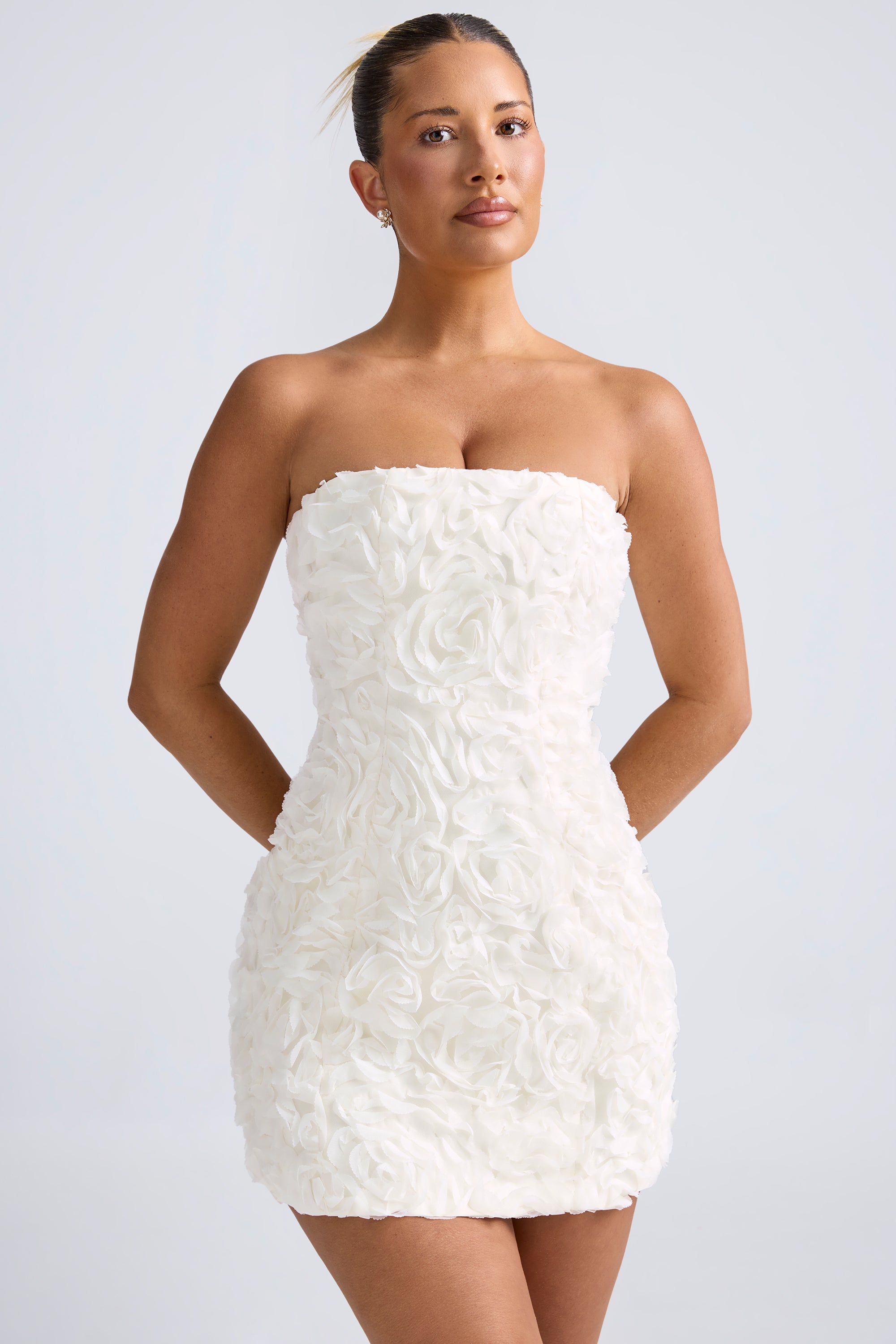 robe mini avec appliqués floraux