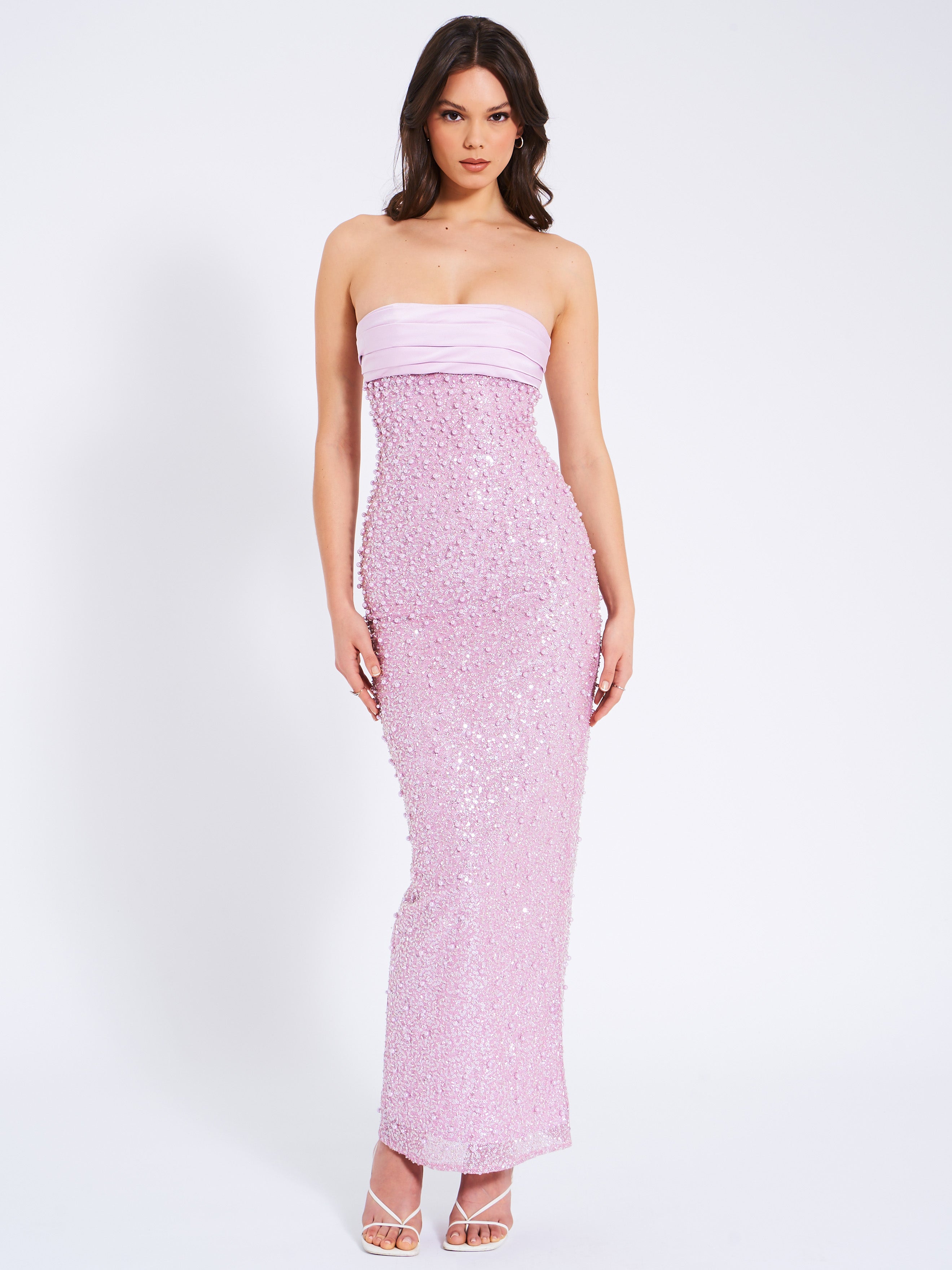 robe de soirée en satin et perles